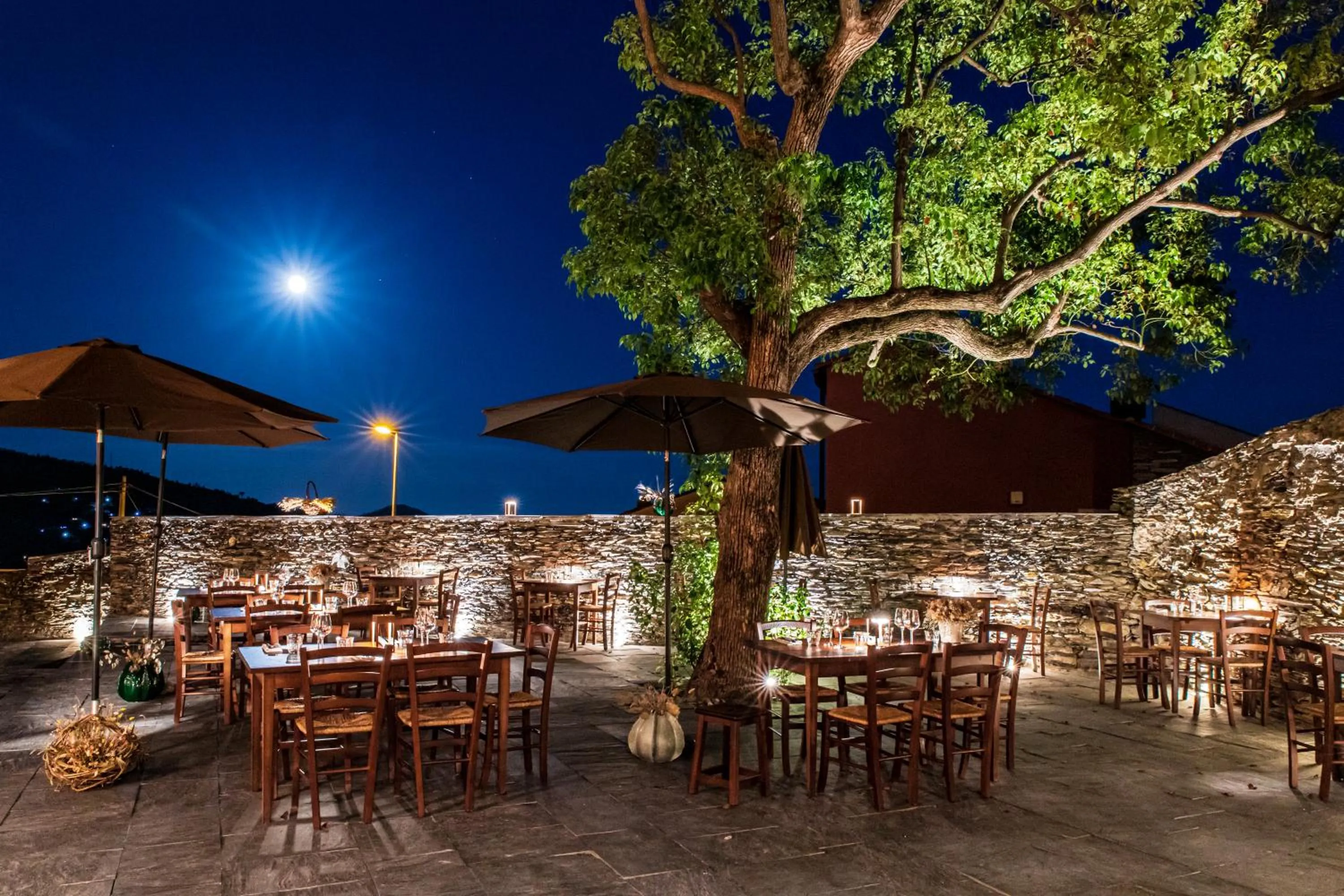 Restaurant/places to eat in Villa Riviera Resort