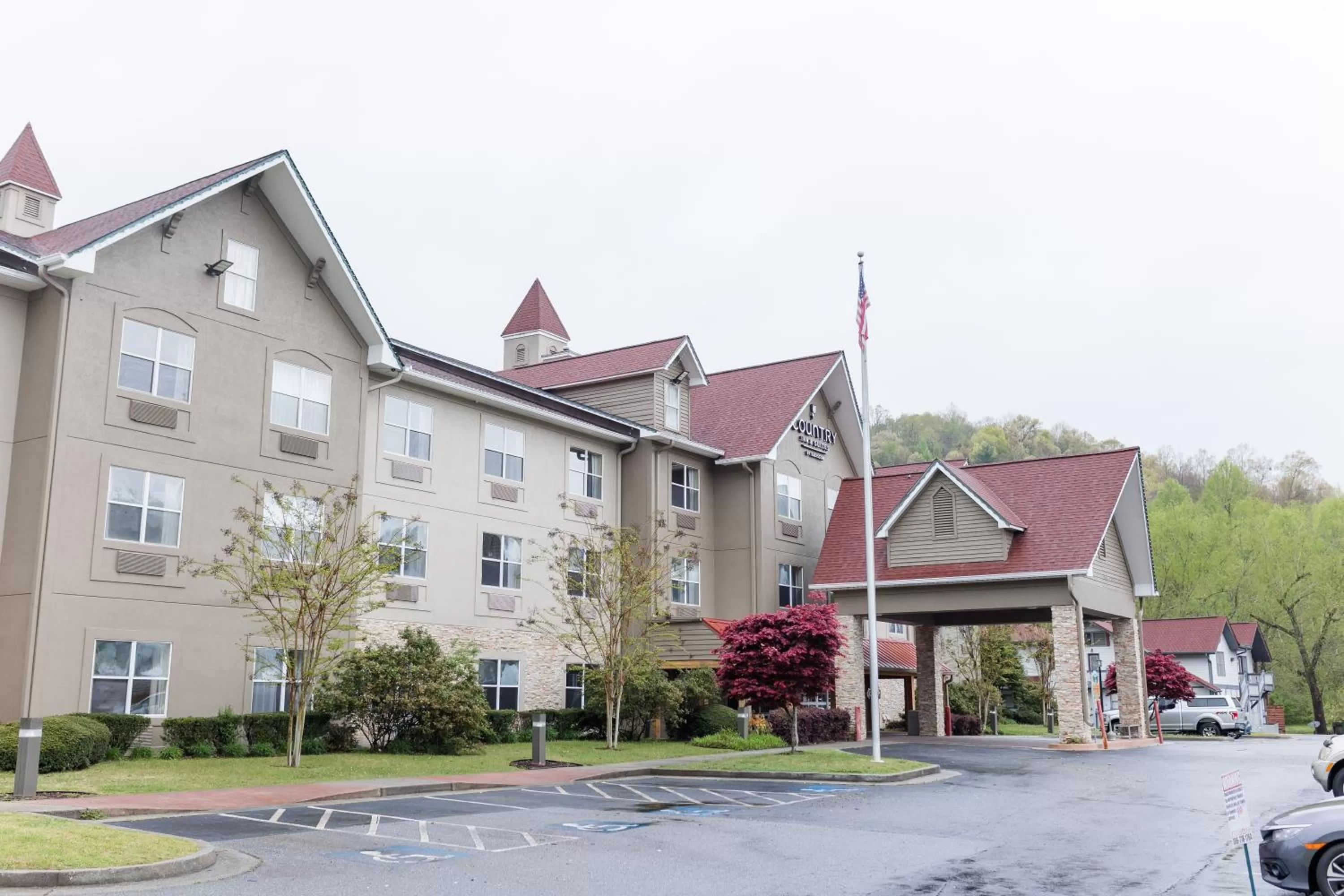 Property building in Country Inn & Suites by Radisson, Helen, GA