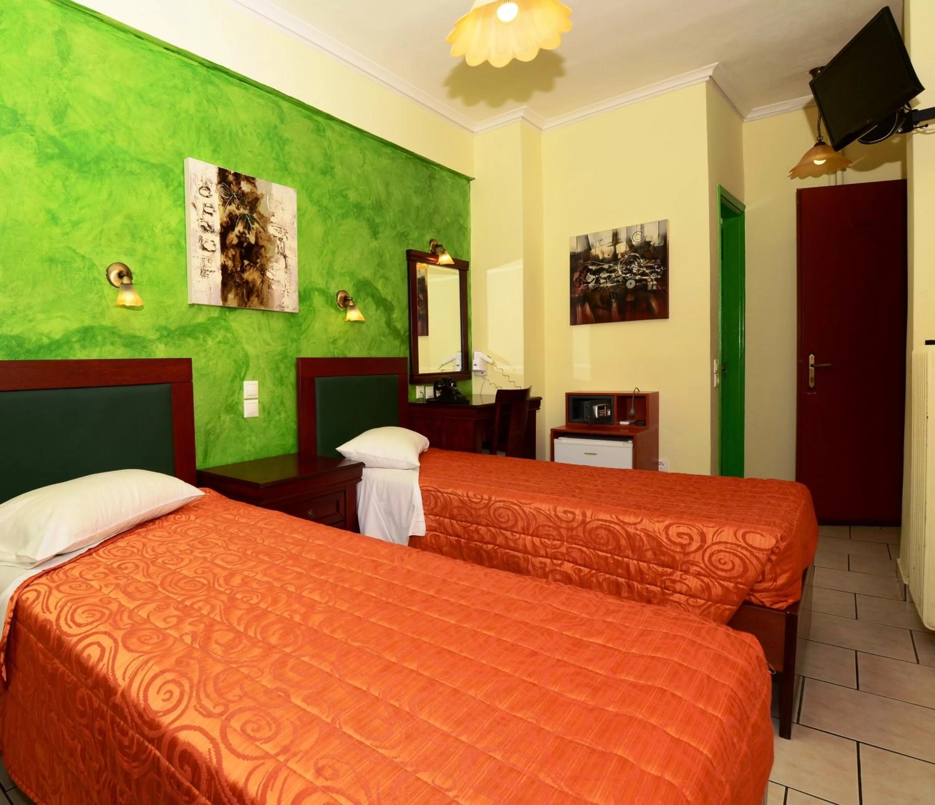 Photo of the whole room, Bed in Pergamos Hotel