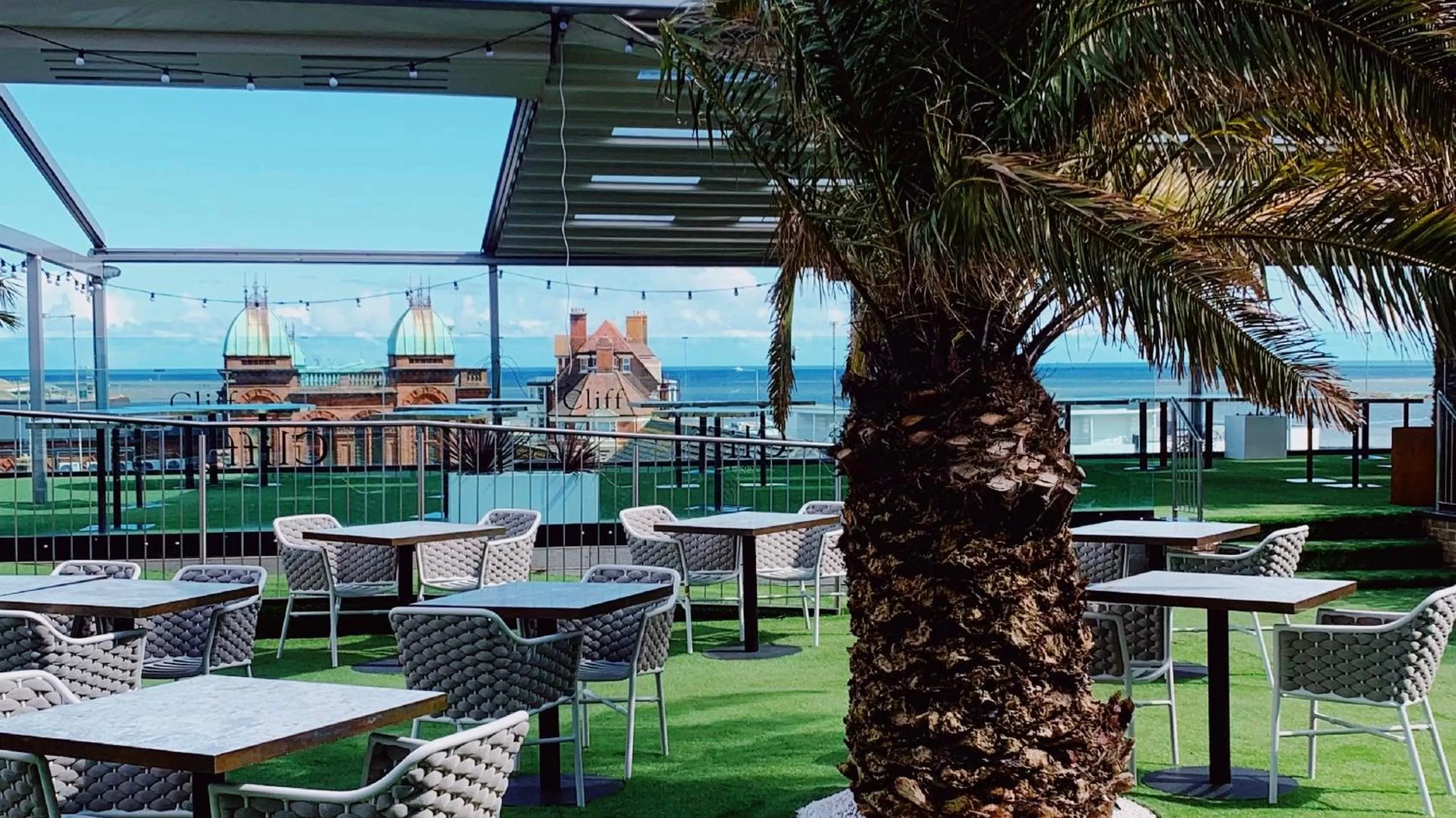 Balcony/Terrace in Cliff Hotel