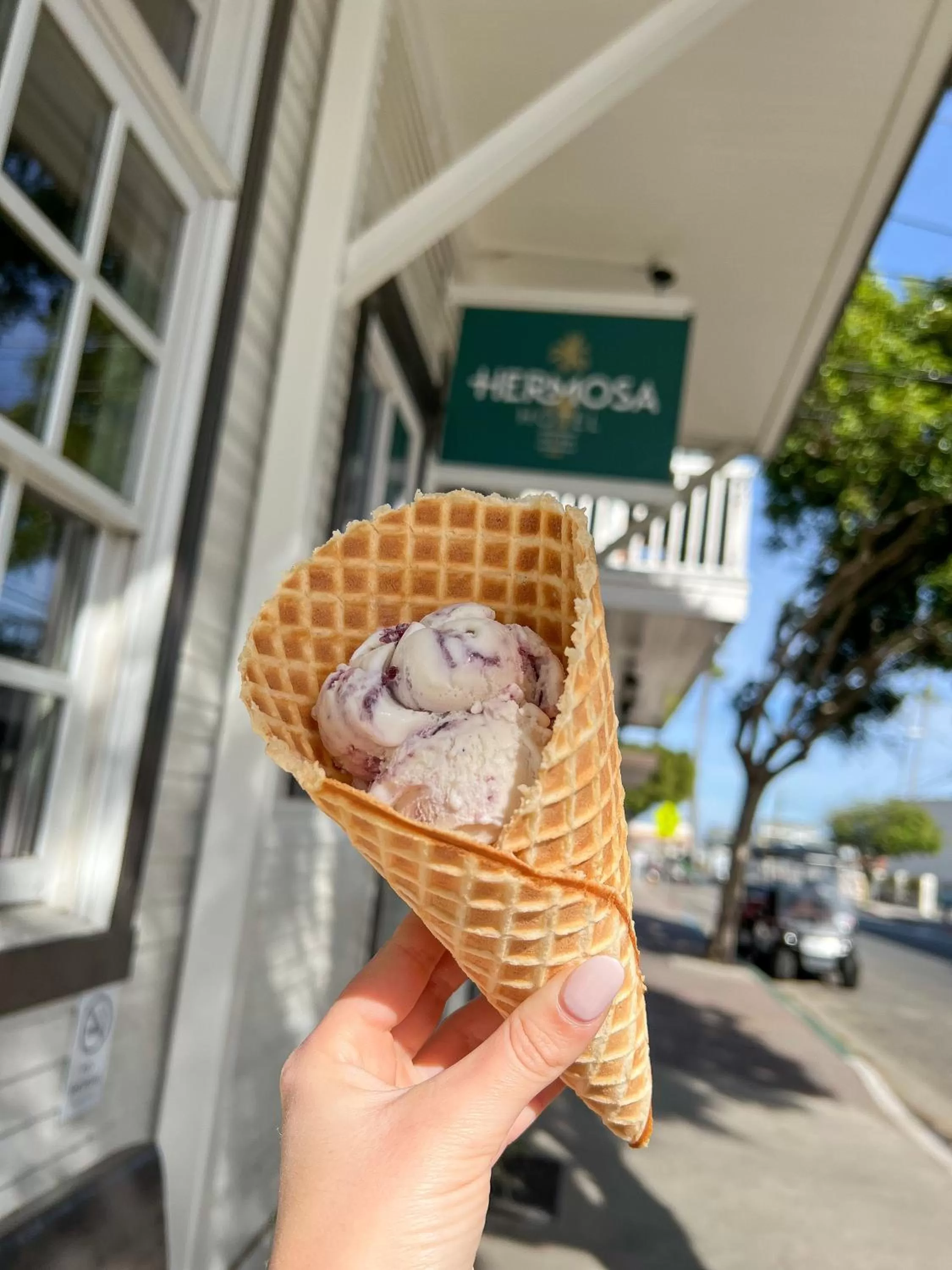 Restaurant/places to eat in Hermosa Hotel