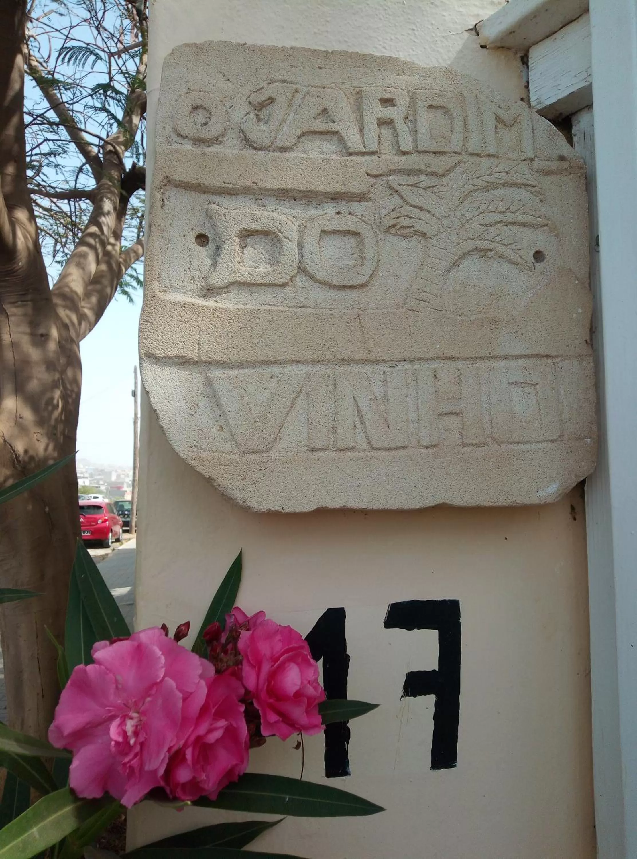 Property building, Property Logo/Sign in O Jardim do Vinho