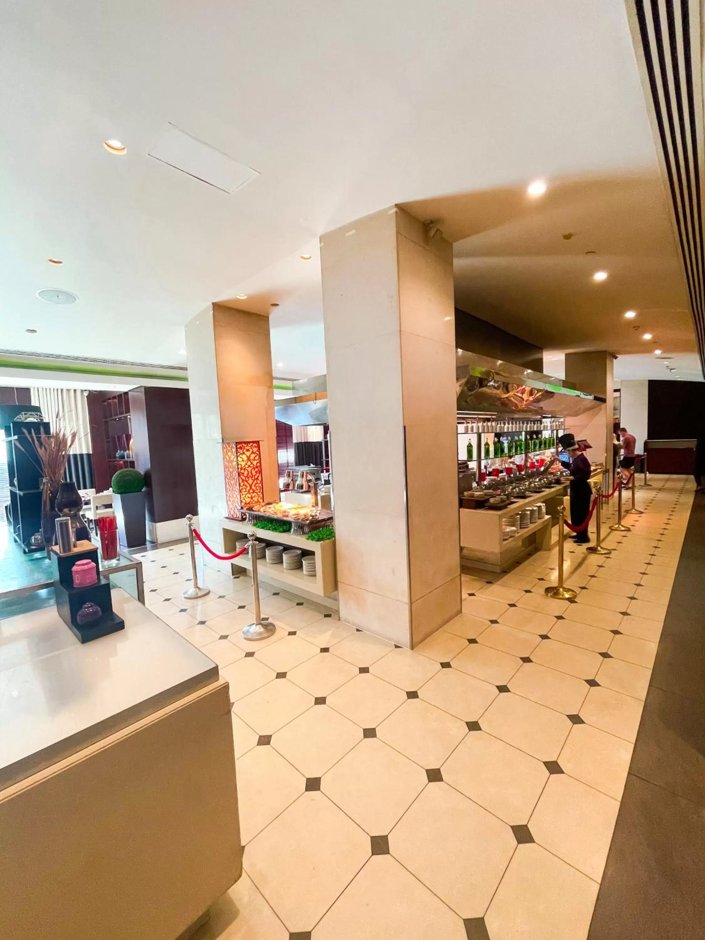 Restaurant/places to eat in Mövenpick Grand Al Bustan