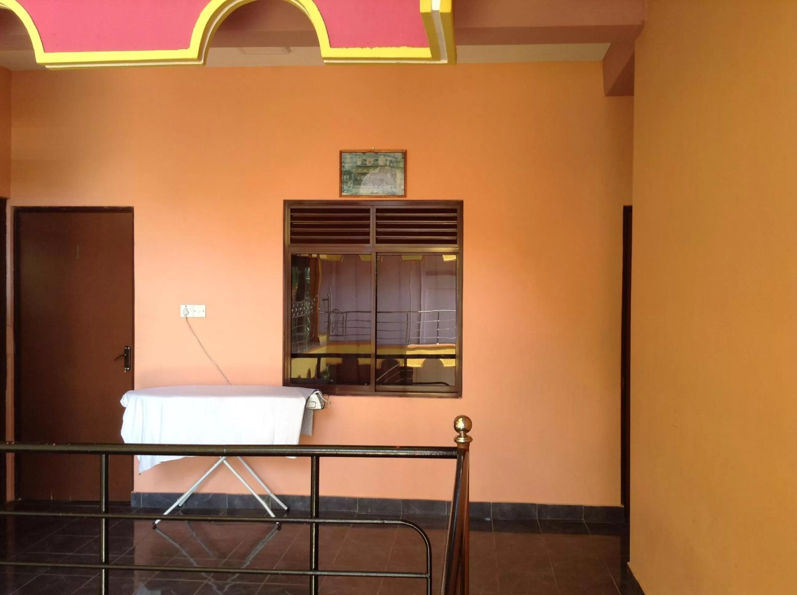 Area and facilities in Sunshine Hotel