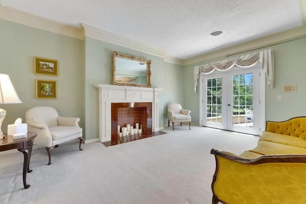 Seating Area in Presidents House B & B