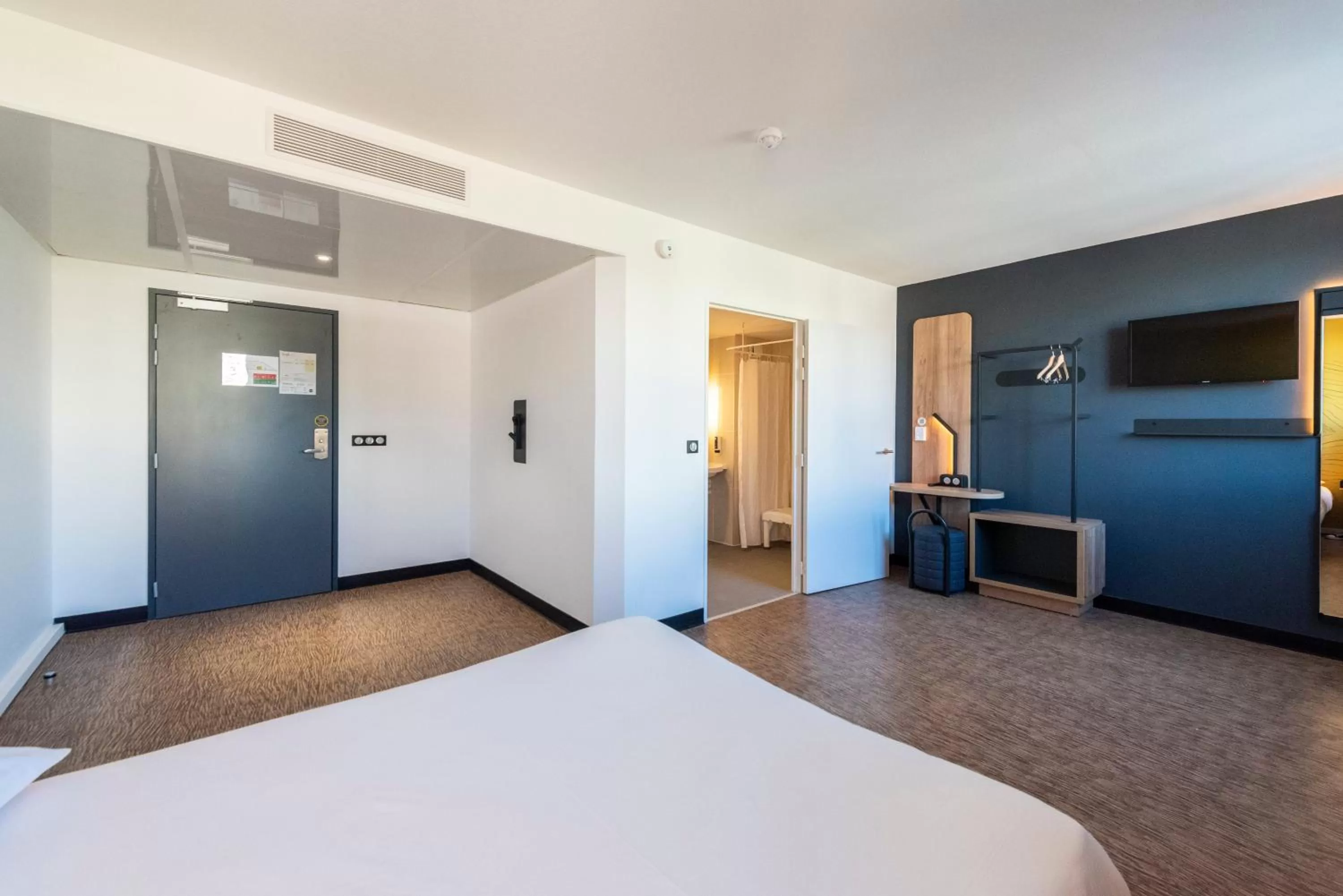 Photo of the whole room, Bed in B&B HOTEL Nice Aéroport Arenas