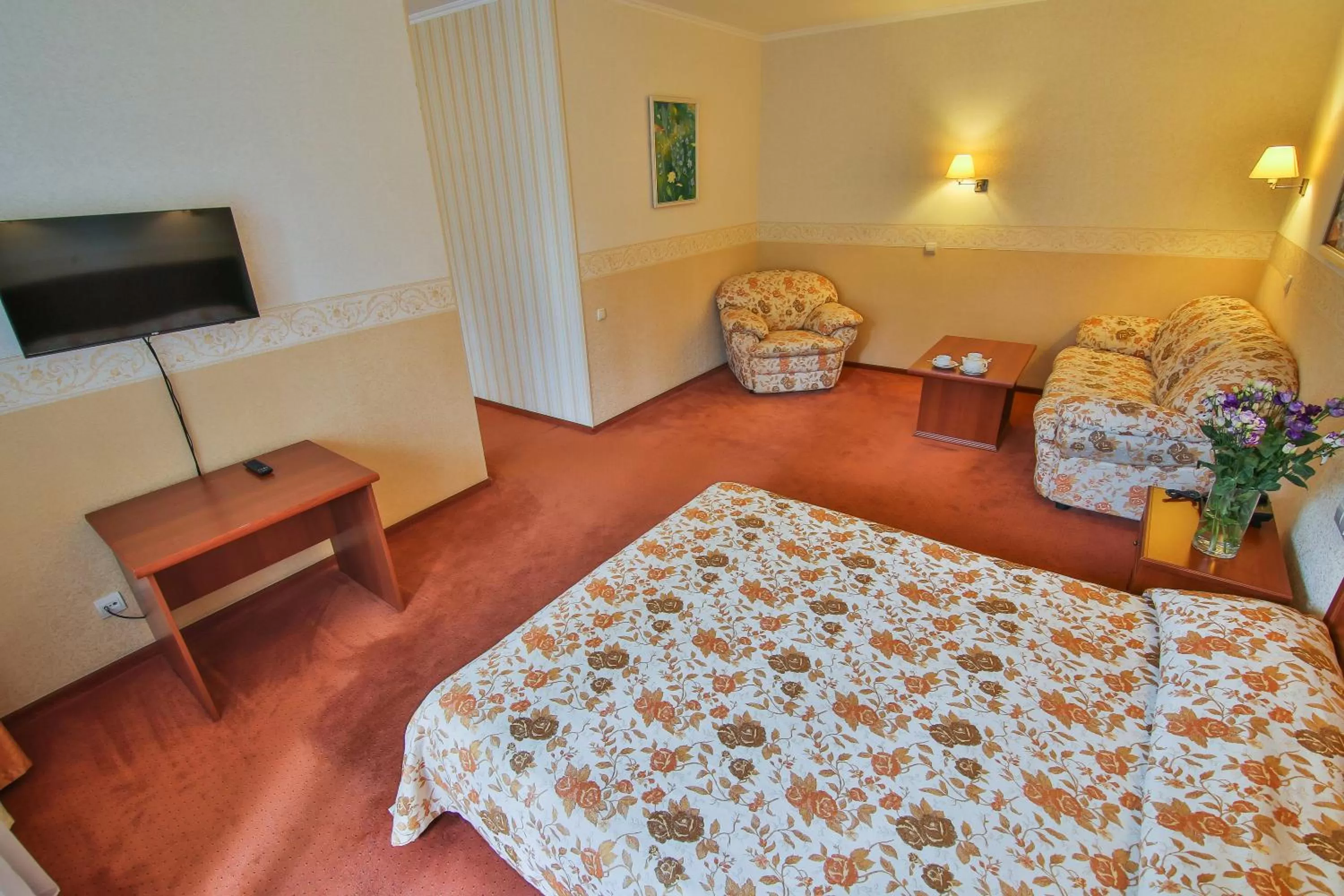 Bedroom, Bed in Ukraina Hotel