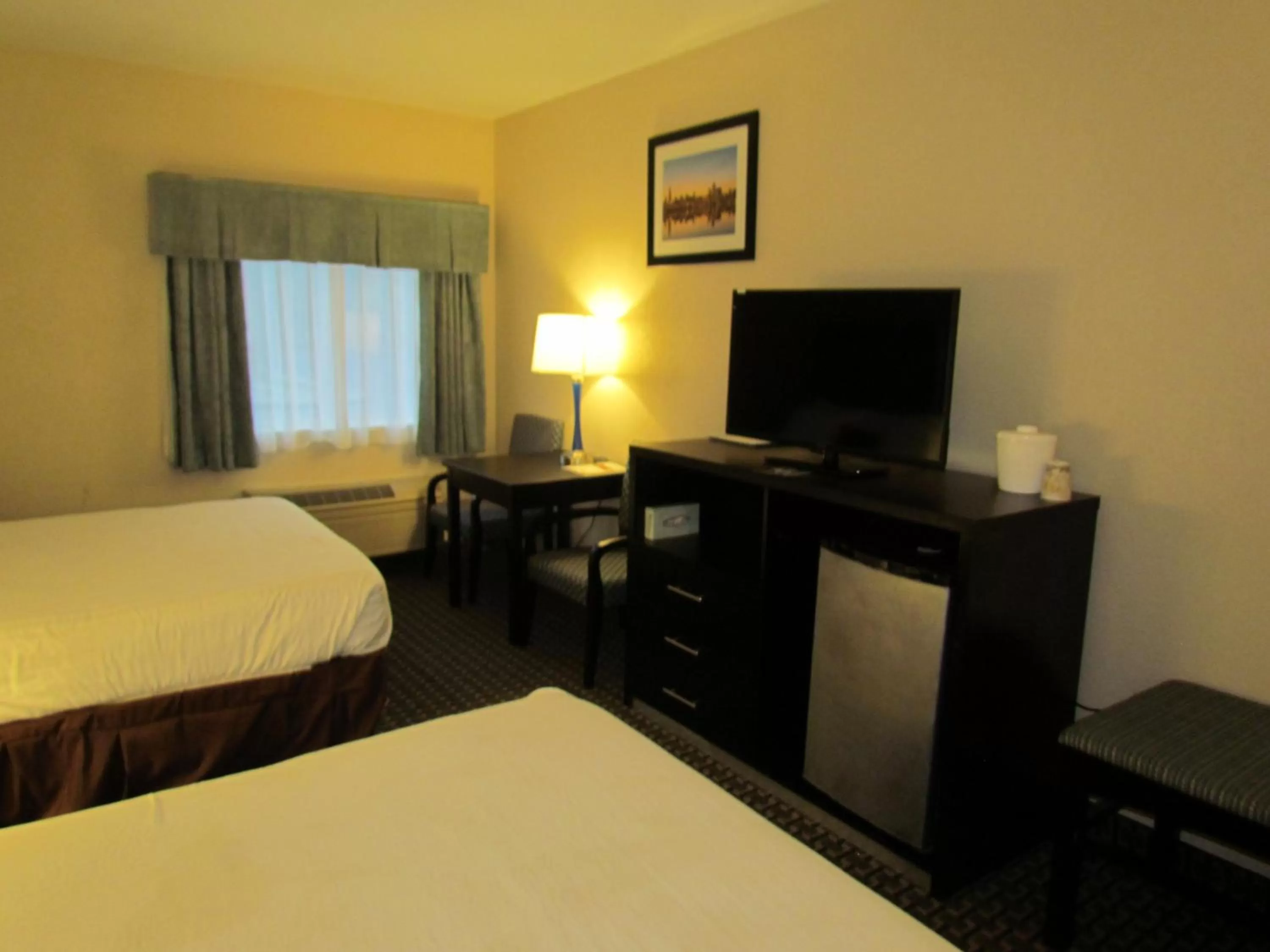 Bed in Ramada by Wyndham Glendale Heights/Lombard
