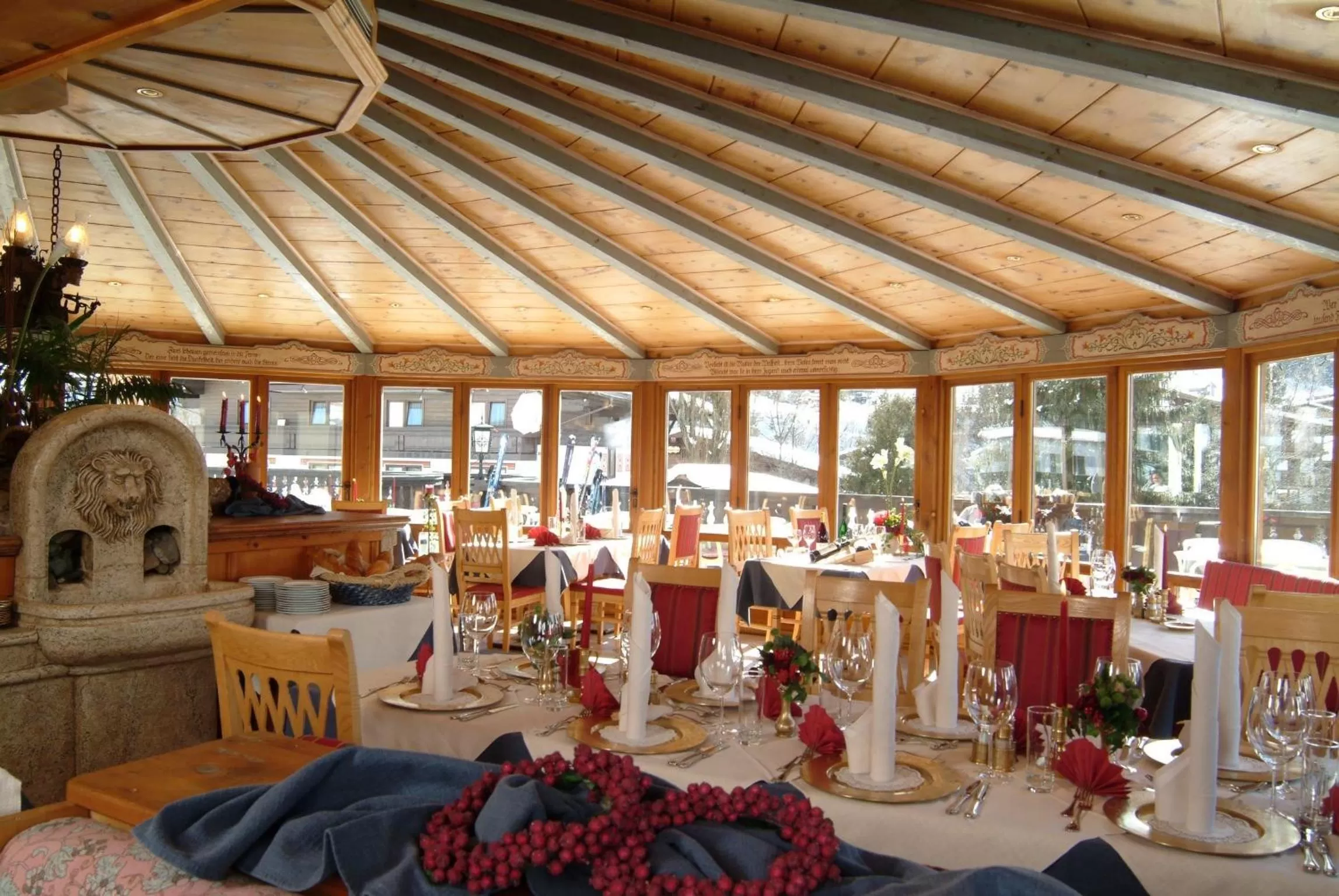 Restaurant/places to eat in Hotel Alpine Palace