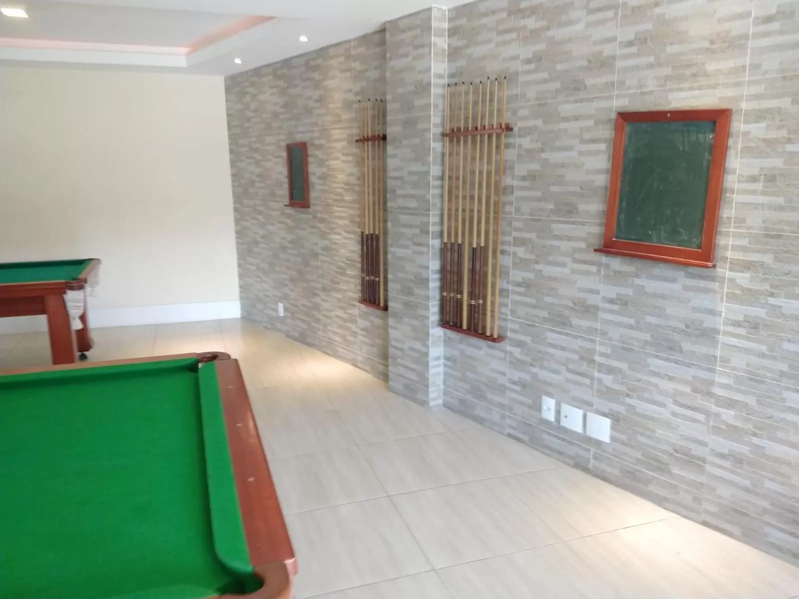 Billiard in Apartamento no Golden Lake - pé na areia, agua de côco e cervejinha