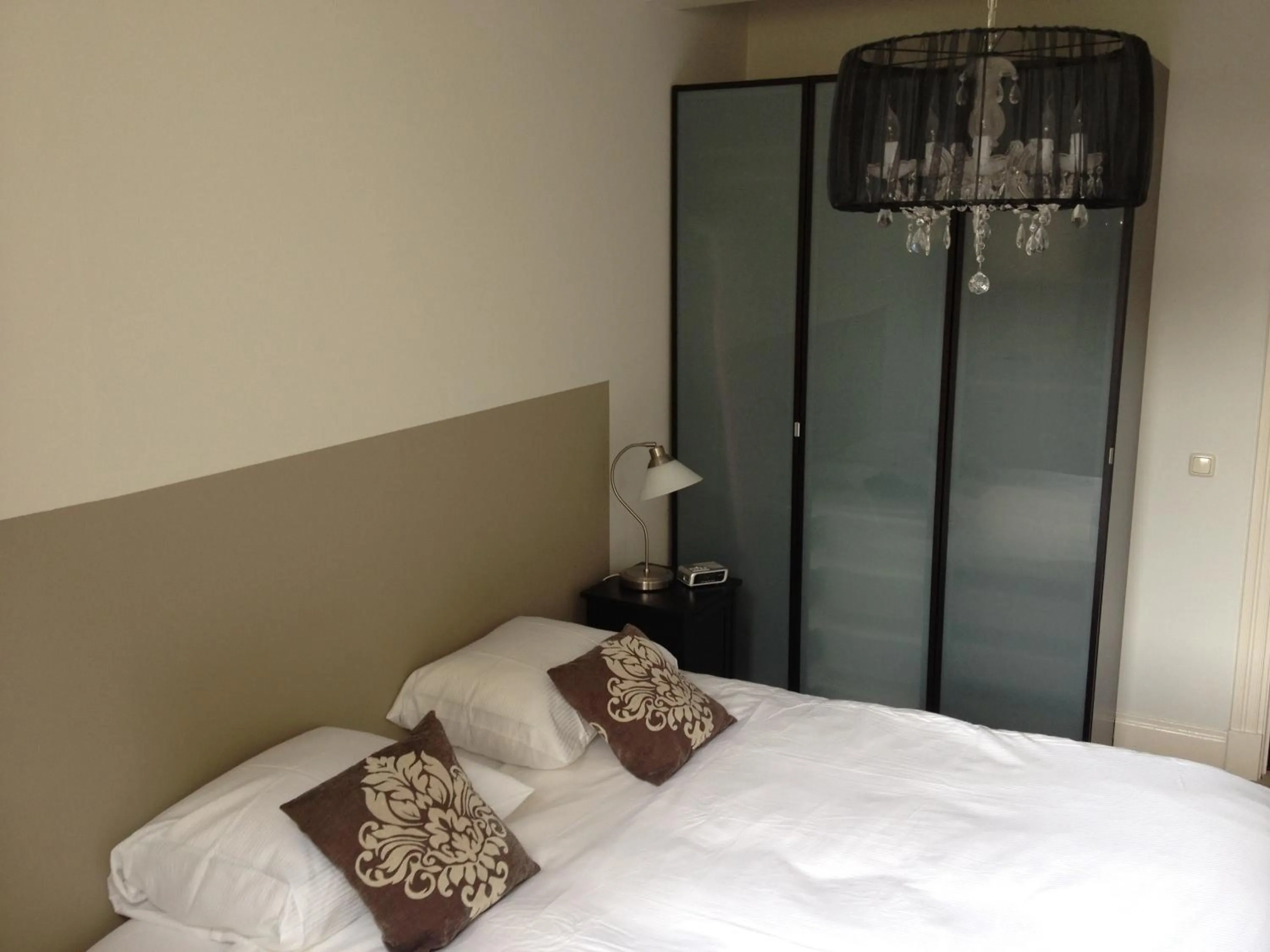 Bedroom, Bed in Grand Canal Boutique Hotel