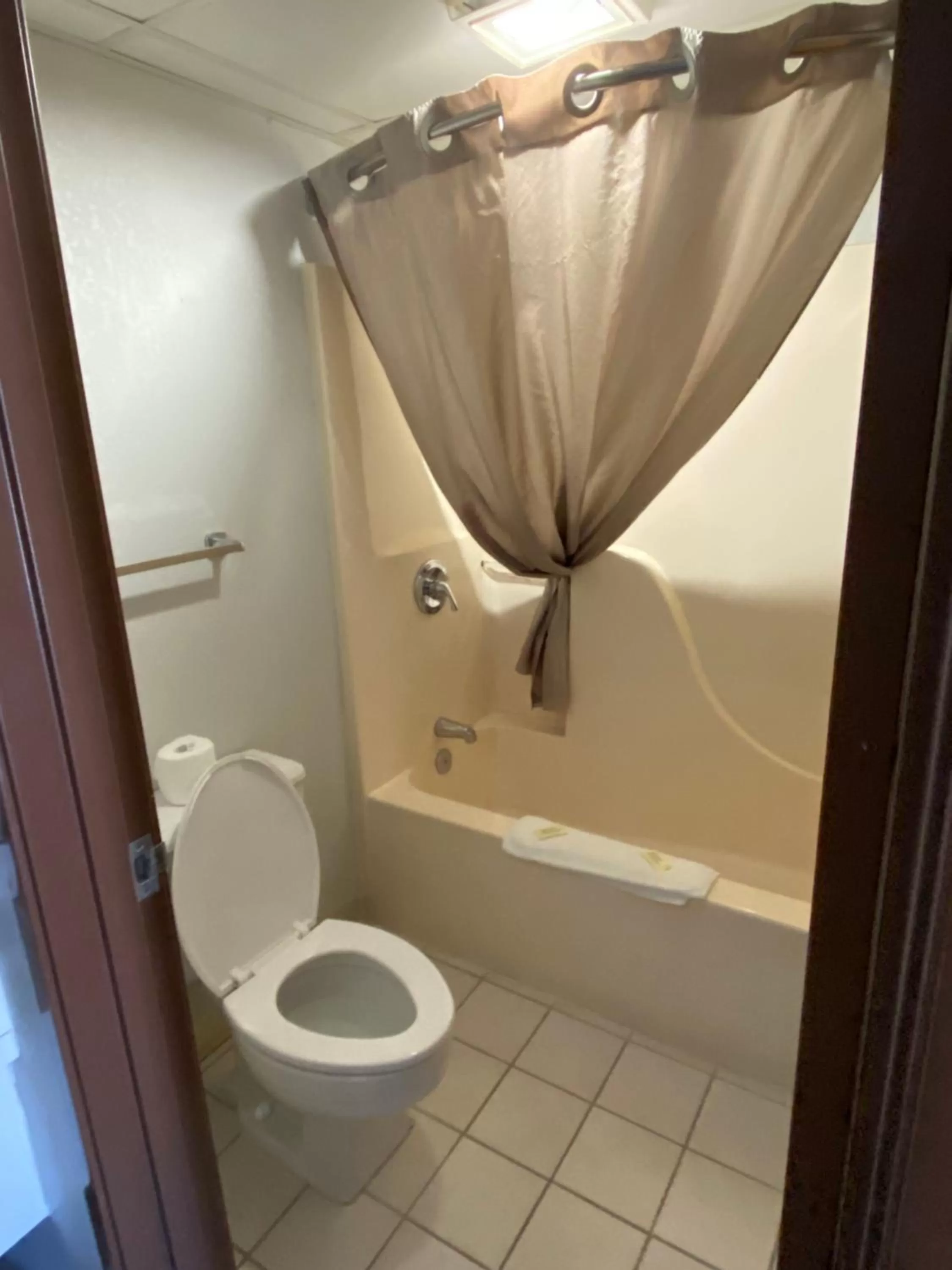 Bathroom in Serenity Inn