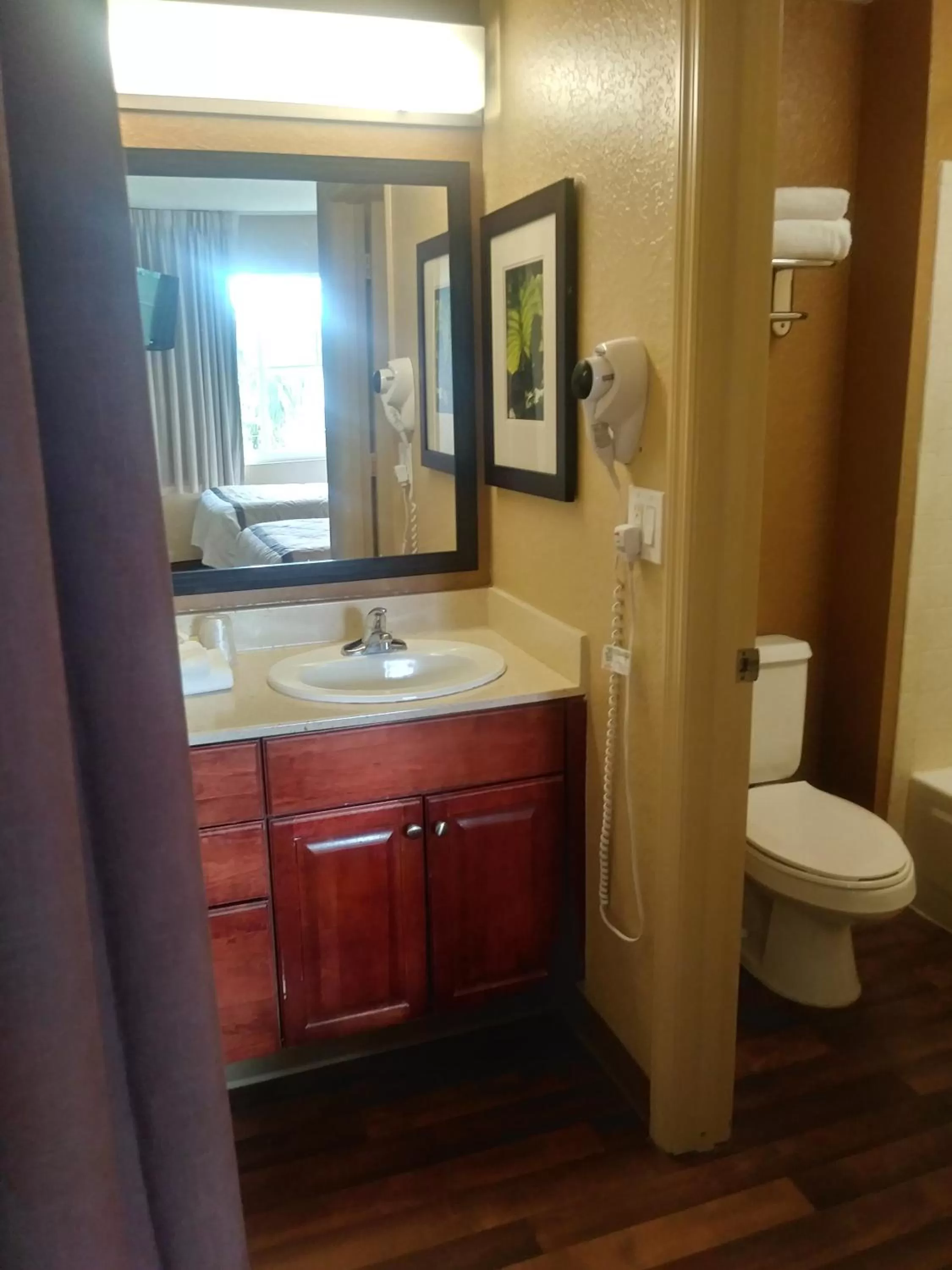 Bathroom in Extended Stay America Select Suites - Orlando - Maitland - Summit Tower Blvd