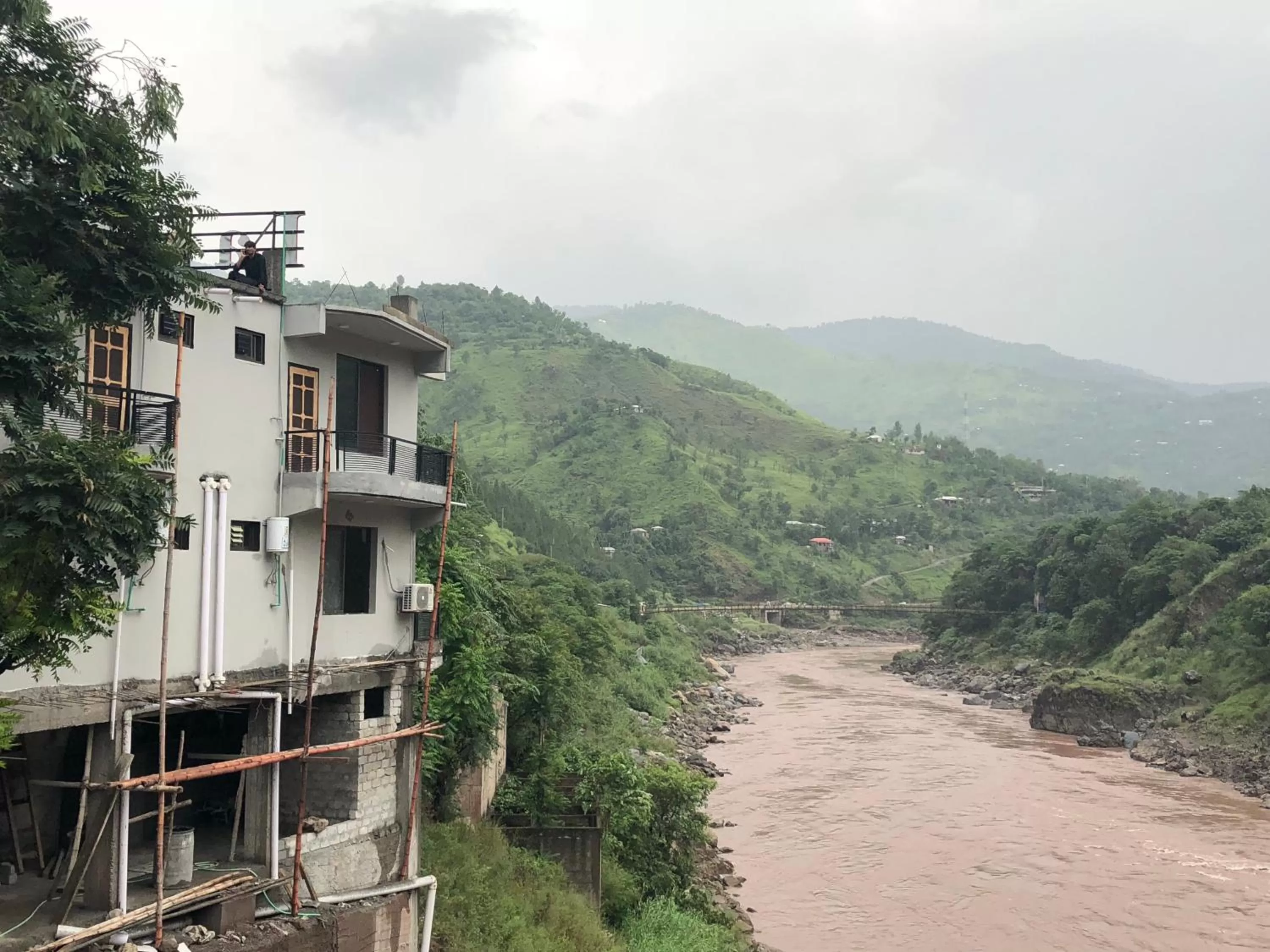Mountain view in Hotel La Orilla Muzaffarabad