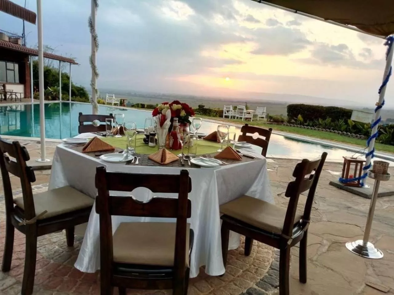 Restaurant/places to eat in Mwanzo Lodge