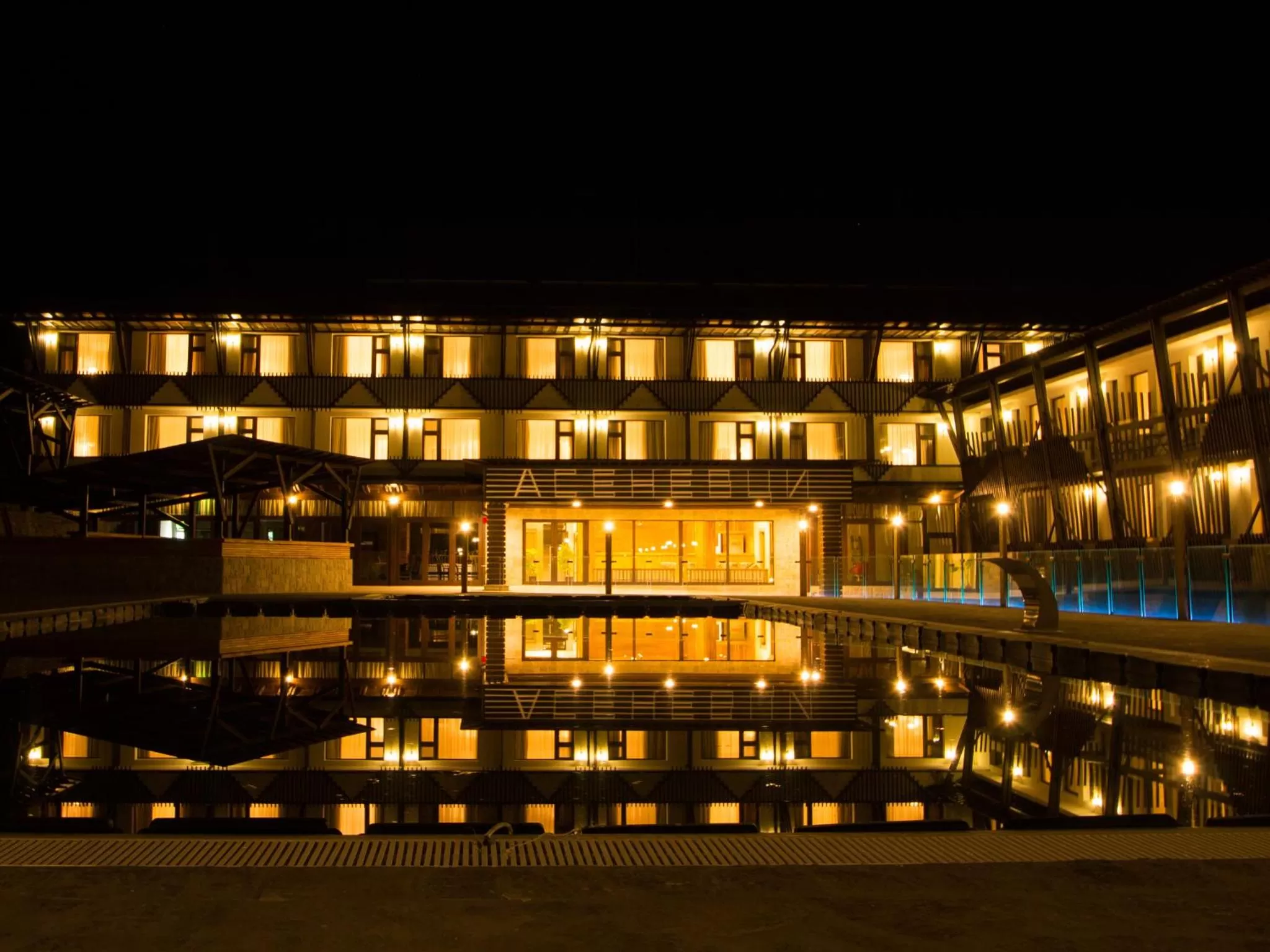 Facade/entrance in Park Hotel Asenevtsi