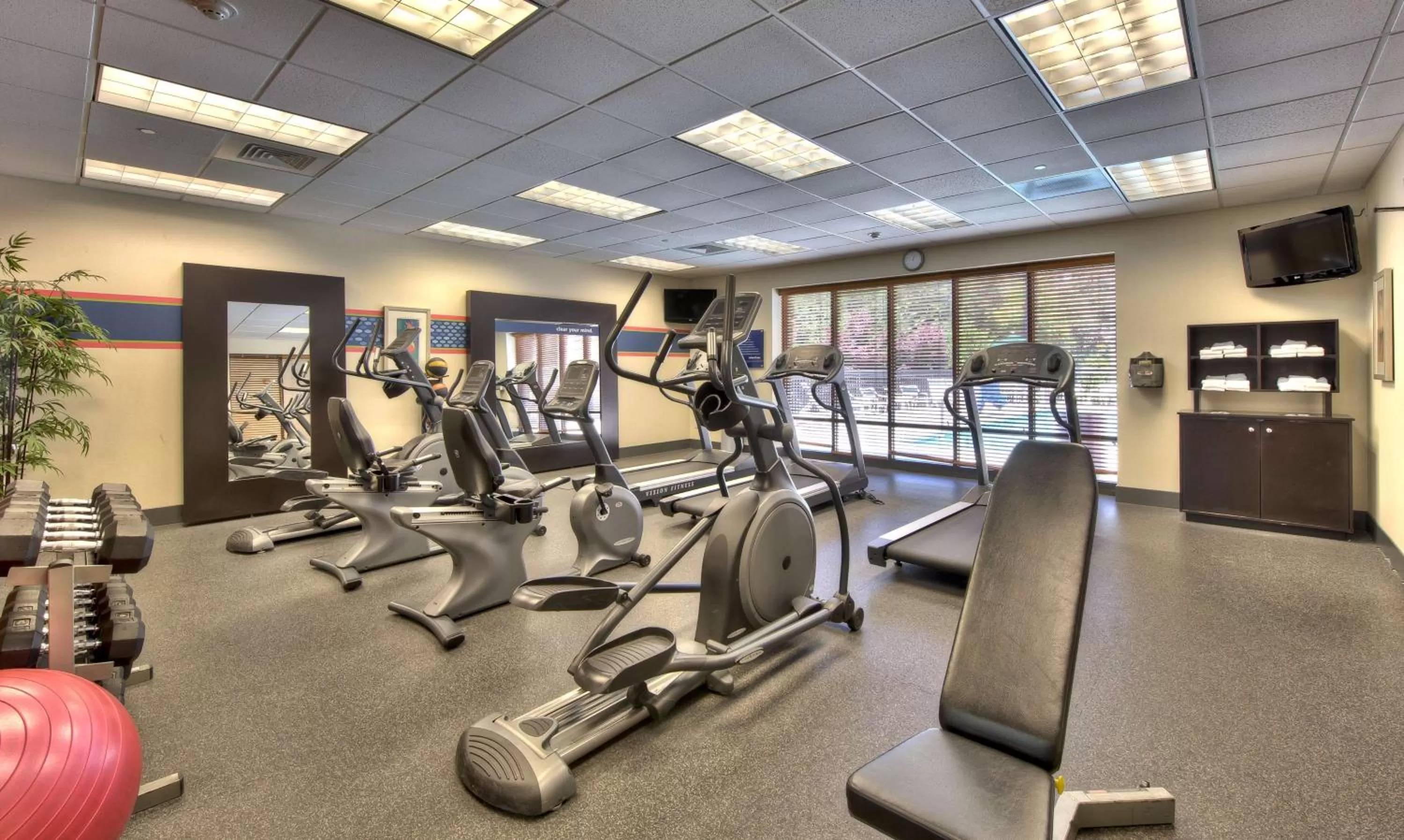 Fitness centre/facilities in Hampton Inn Wilmington University Area
