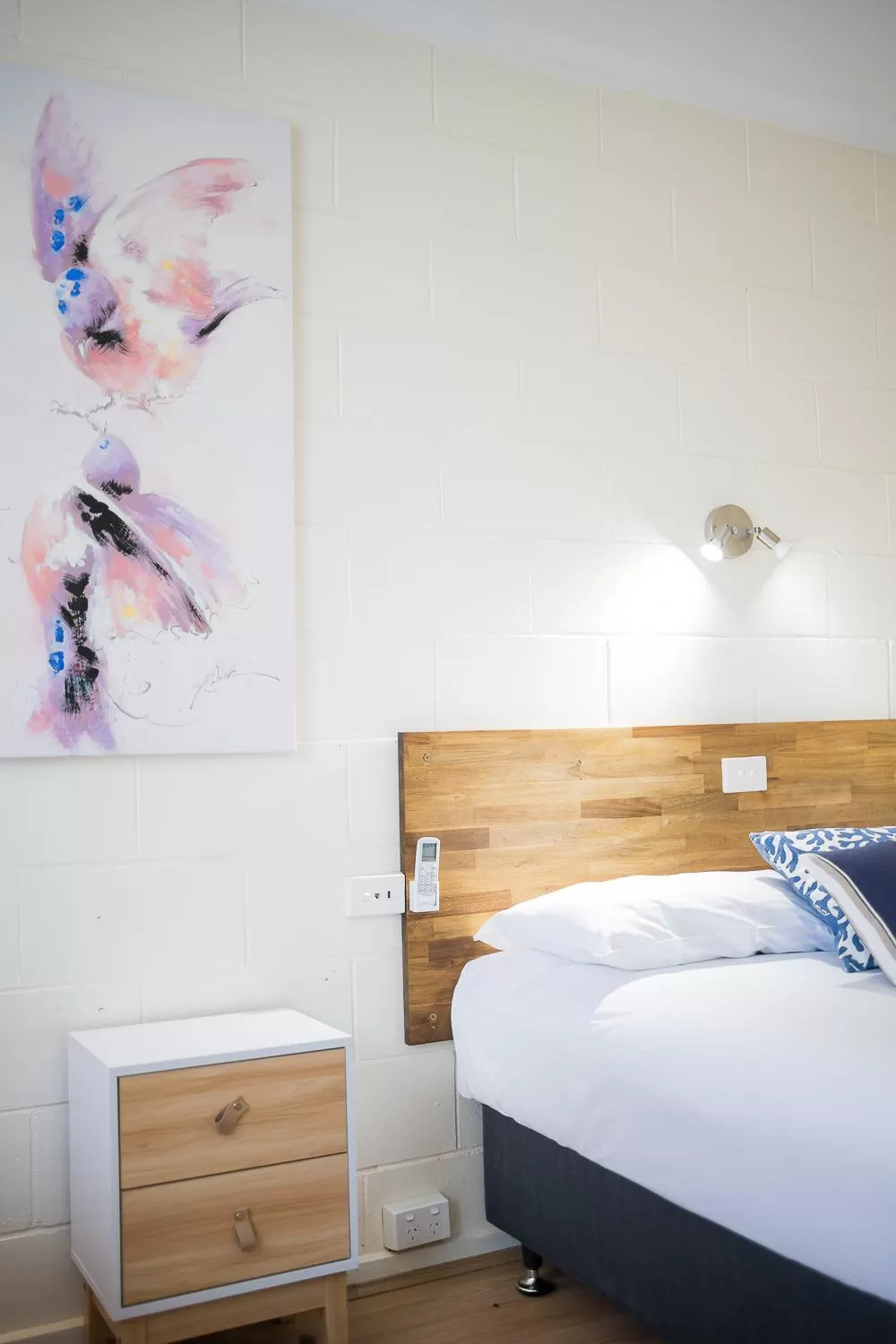 Bed in Plainsman Motel