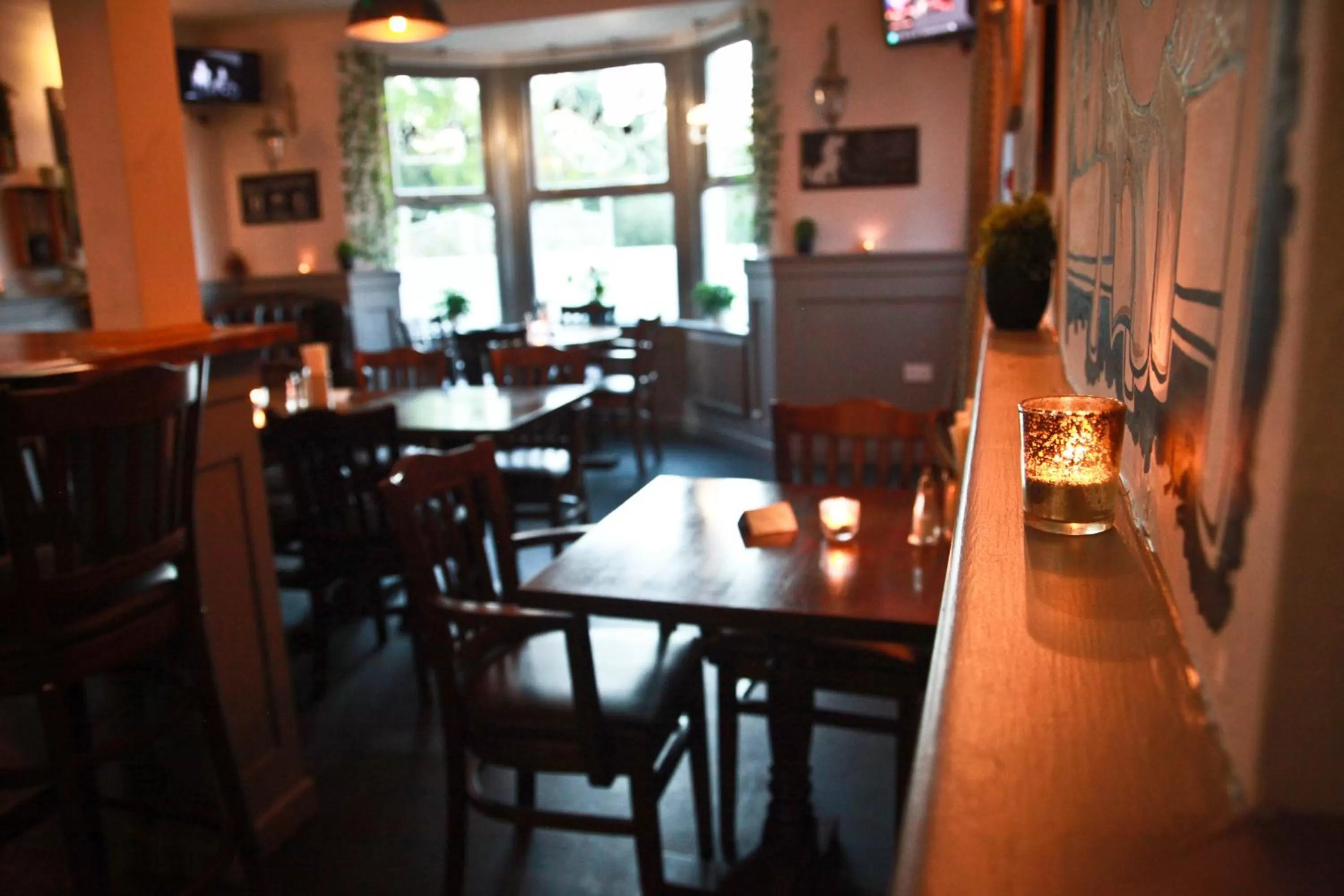 Restaurant/places to eat in Rowton Poplars Hotel