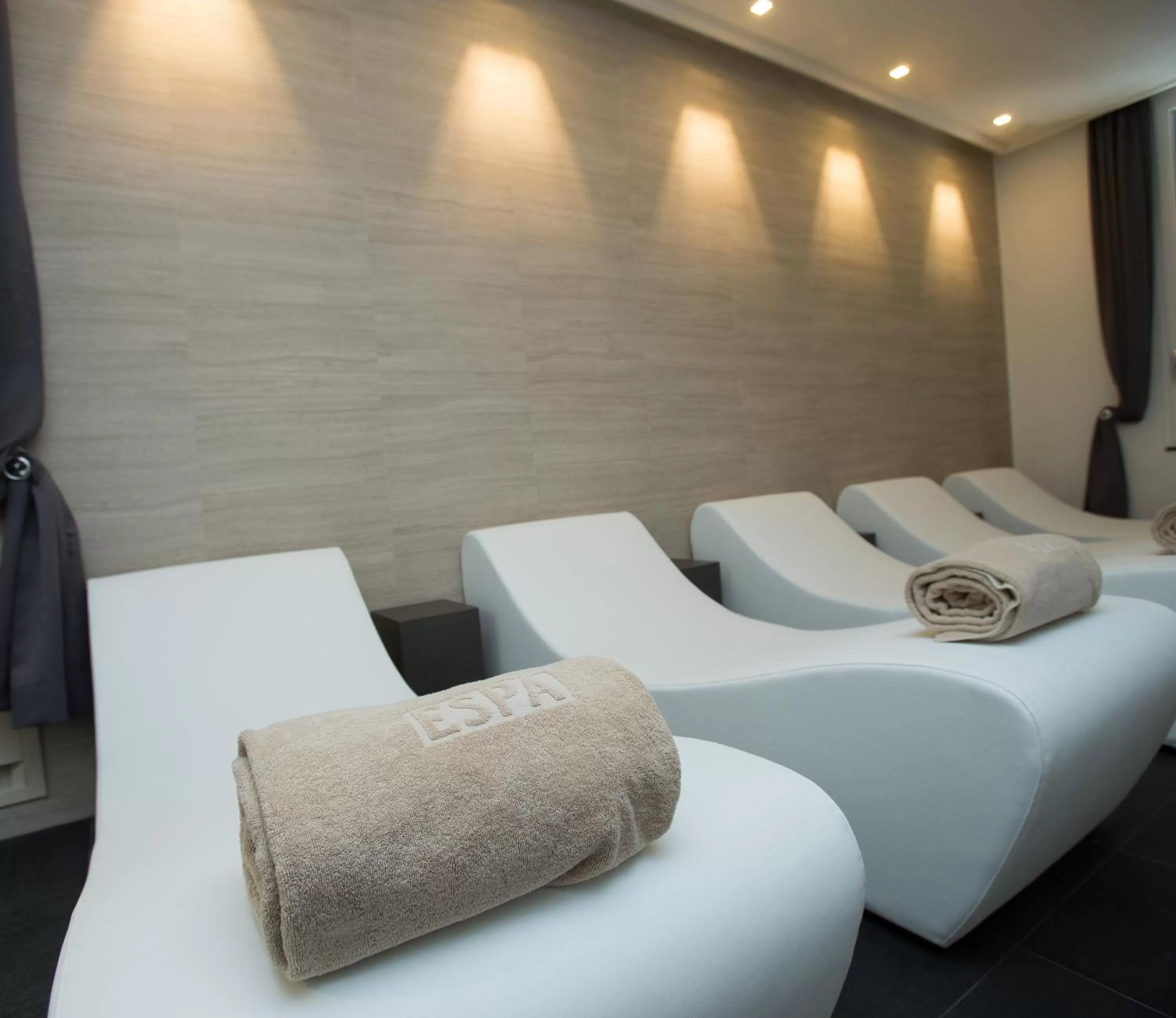 Spa and wellness centre/facilities, Bed in LHP Hotel Montecatini Palace & SPA