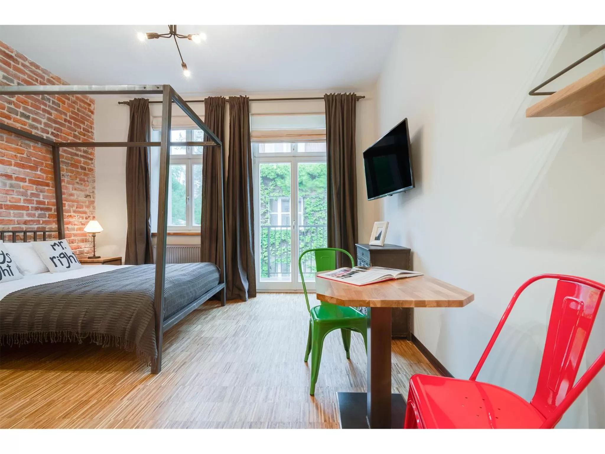 Photo of the whole room in Well Well Aparthotel