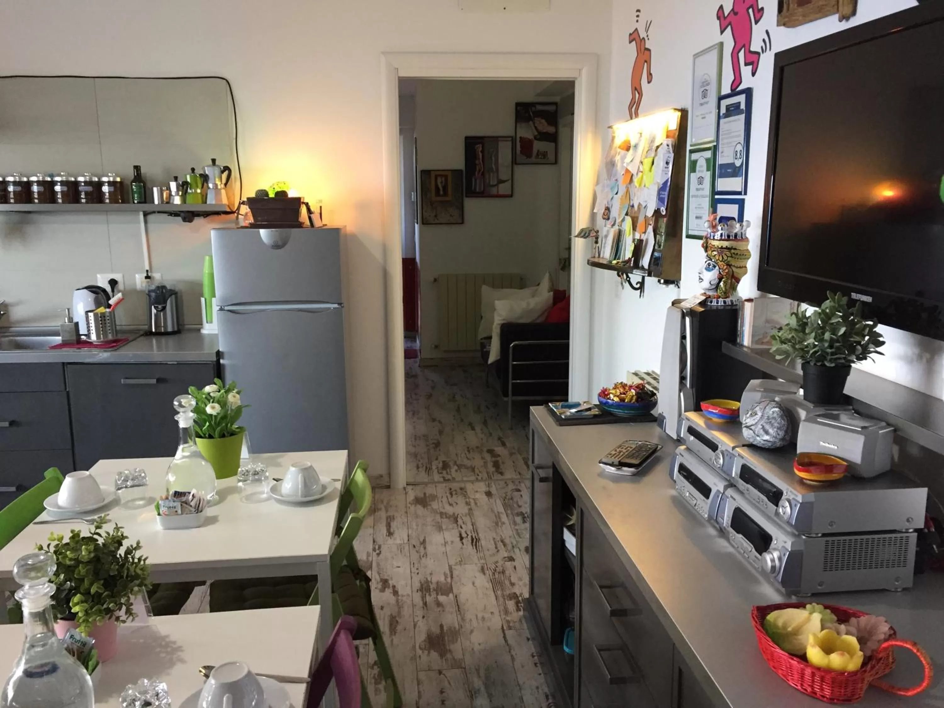 Communal kitchen in B&B La Terrazza Sul Mare Taormina