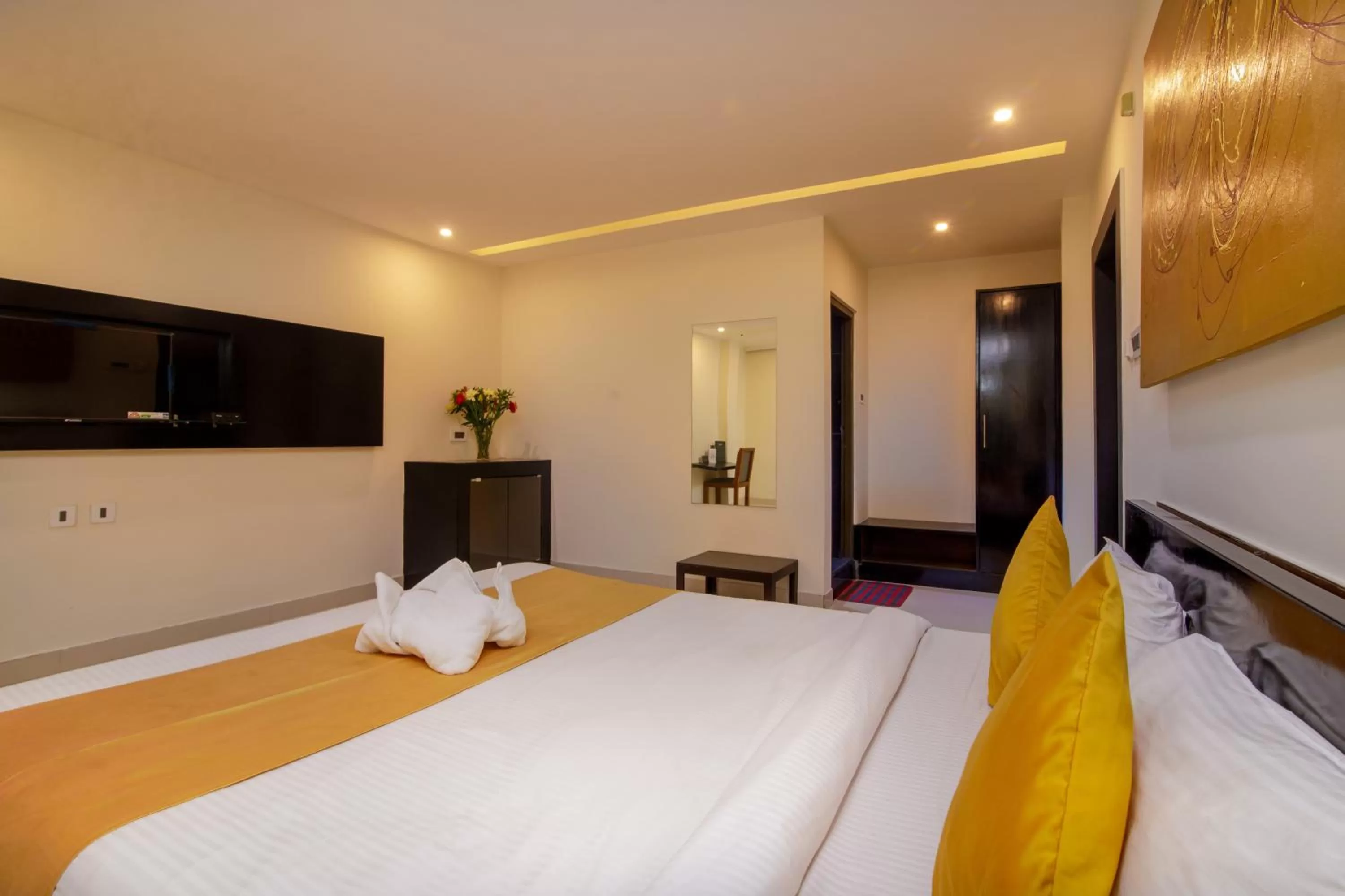 Bed in Muscatel Yavachi - 400 Mts from MG Marg