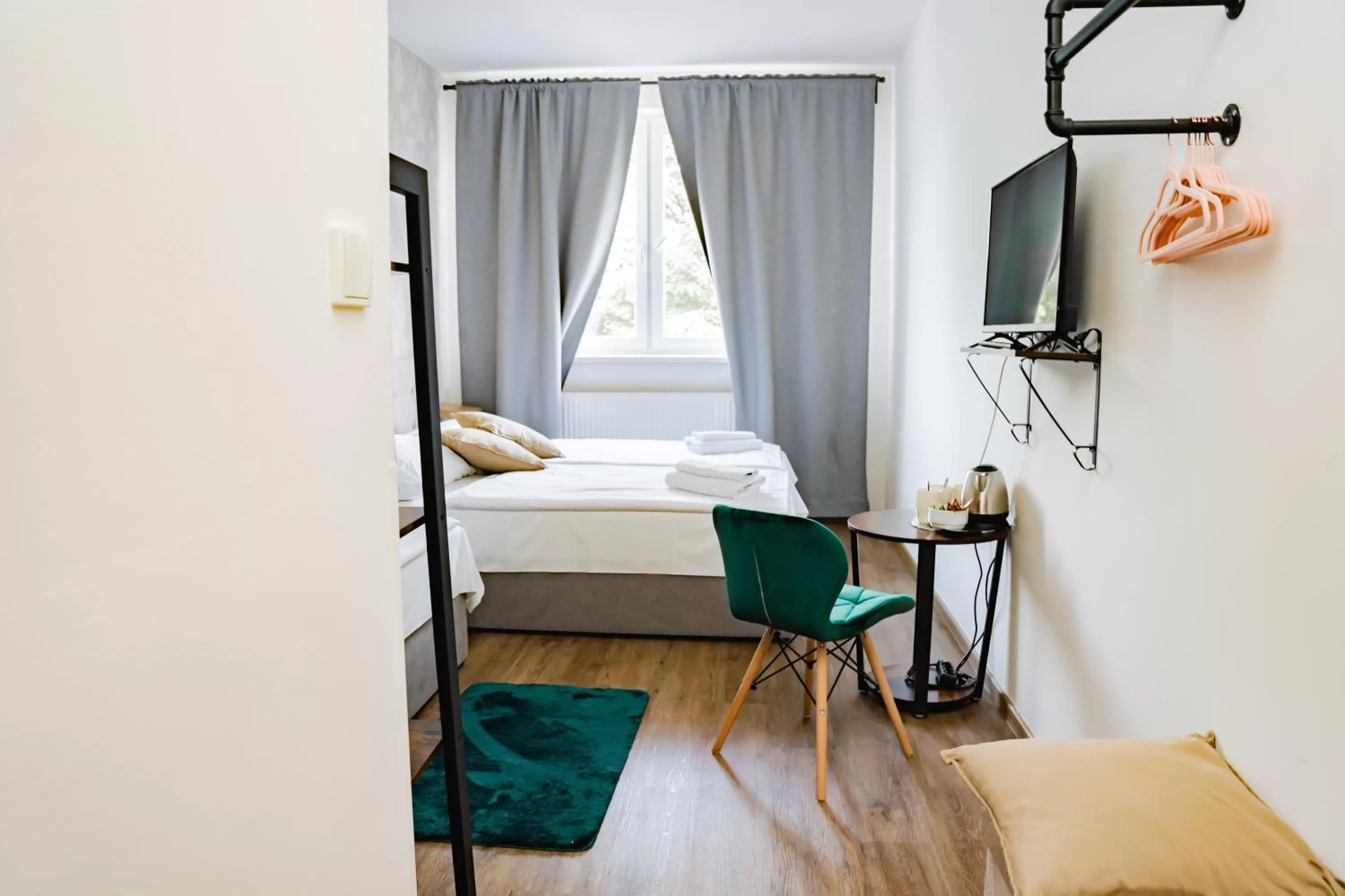 Coffee/tea facilities, Bed in Hotel Arko