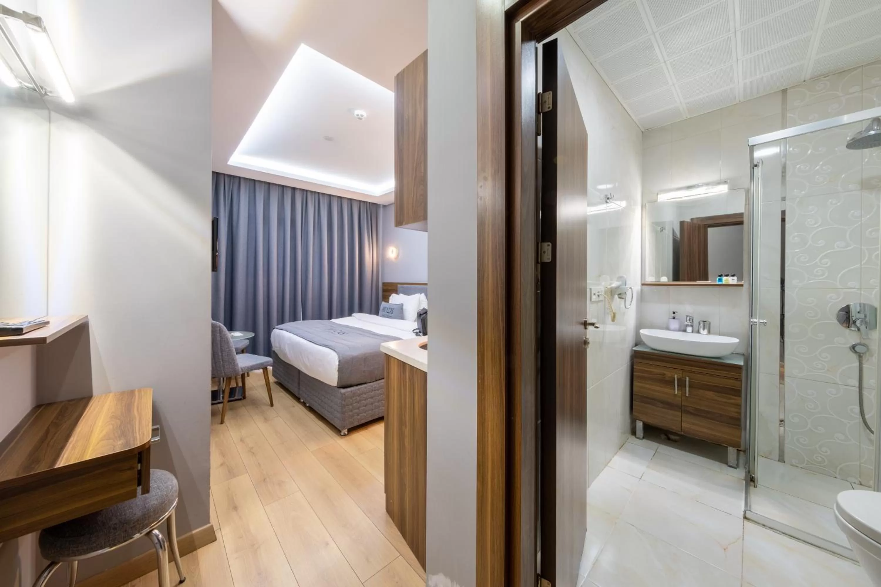 Shower, Bathroom in Beyzas Hotels & Suites