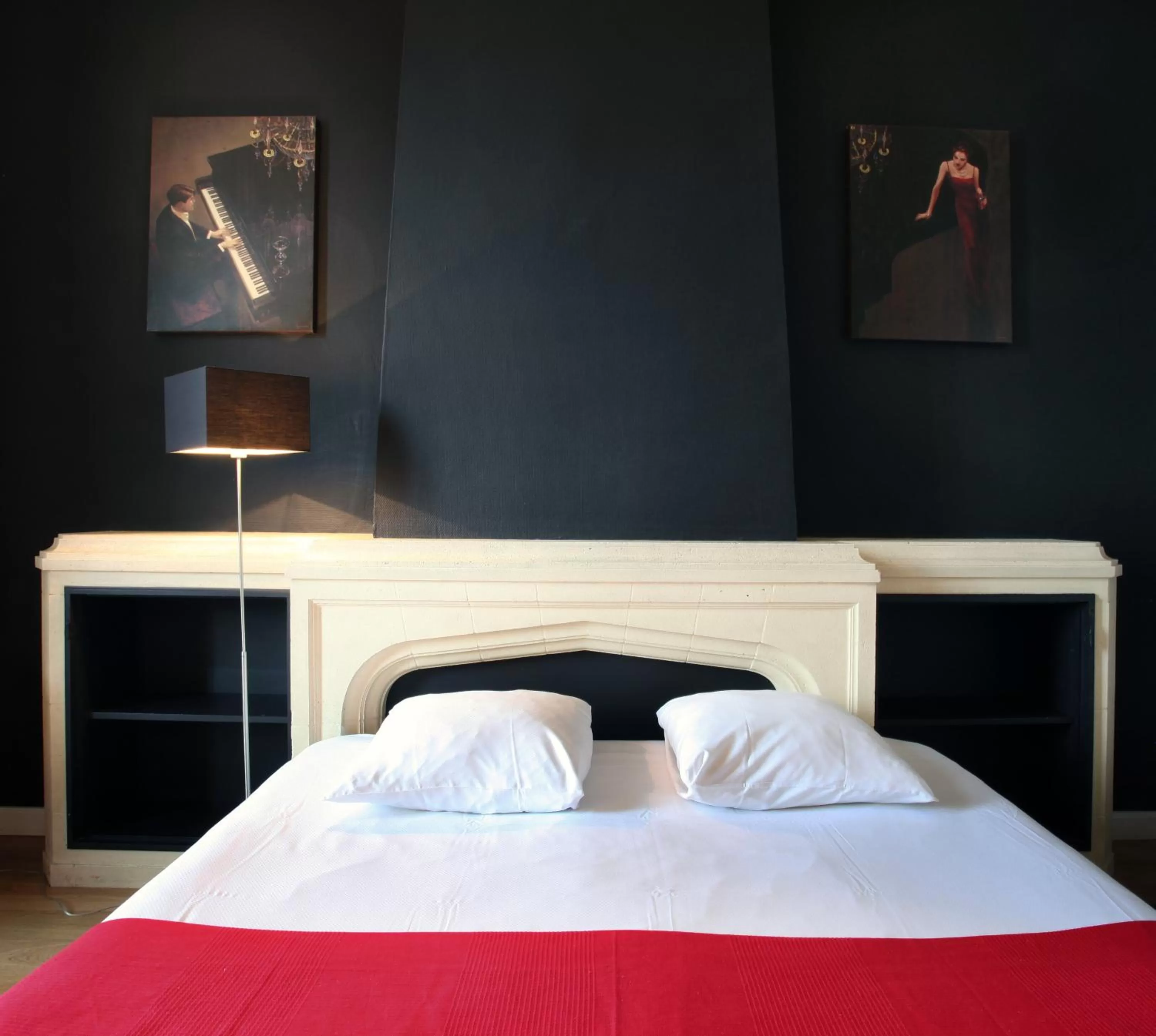 Bedroom, Bed in Hotel La Royale