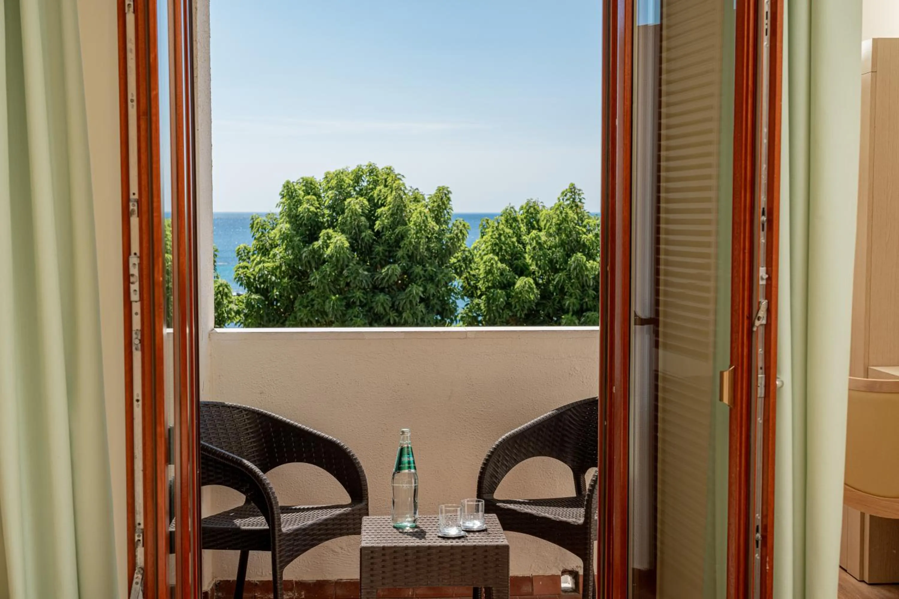 Restaurant/places to eat in Hotel El Balear