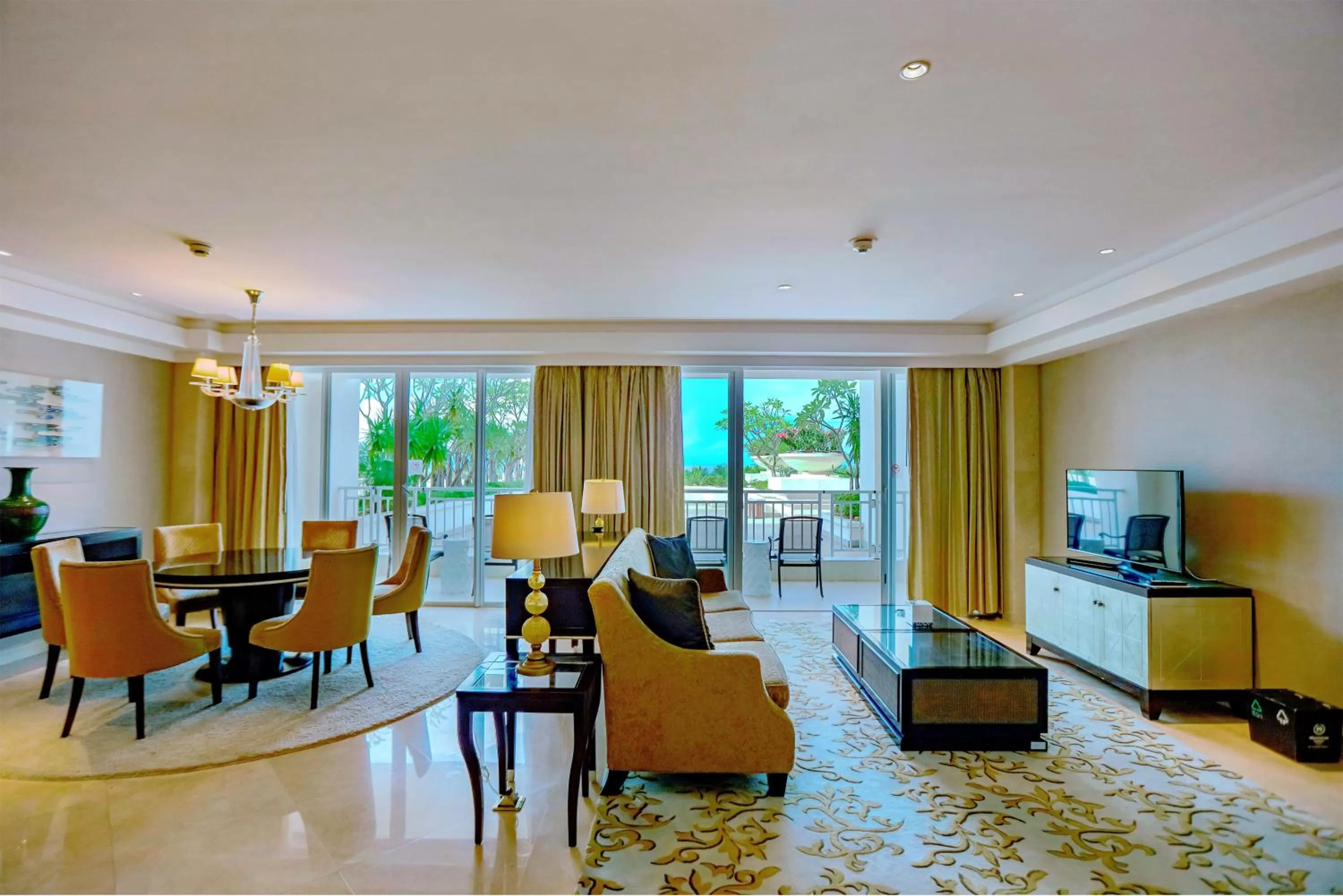 Living room in Sheraton Haikou Hotel