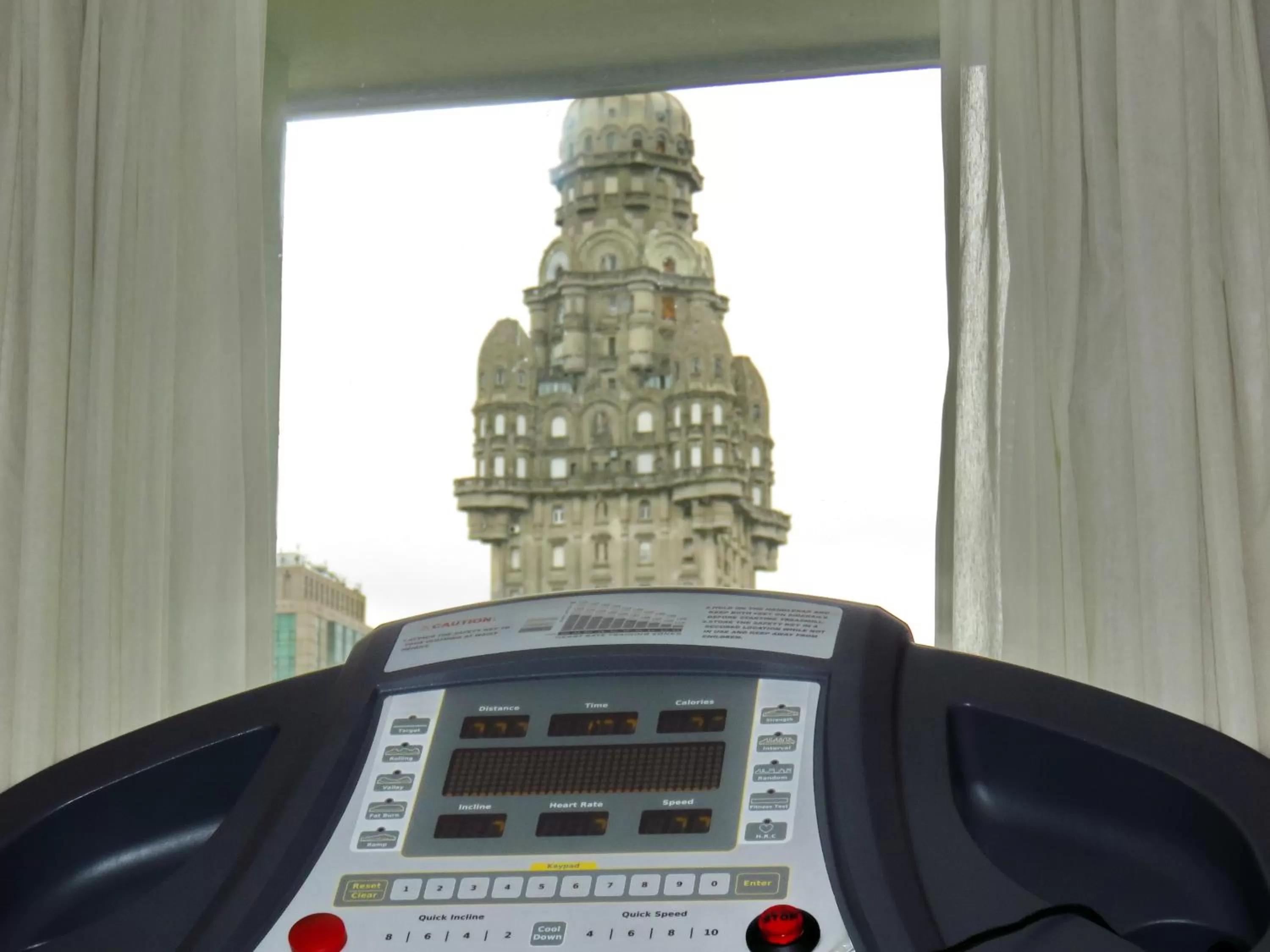 Fitness centre/facilities in Smart Hotel Montevideo
