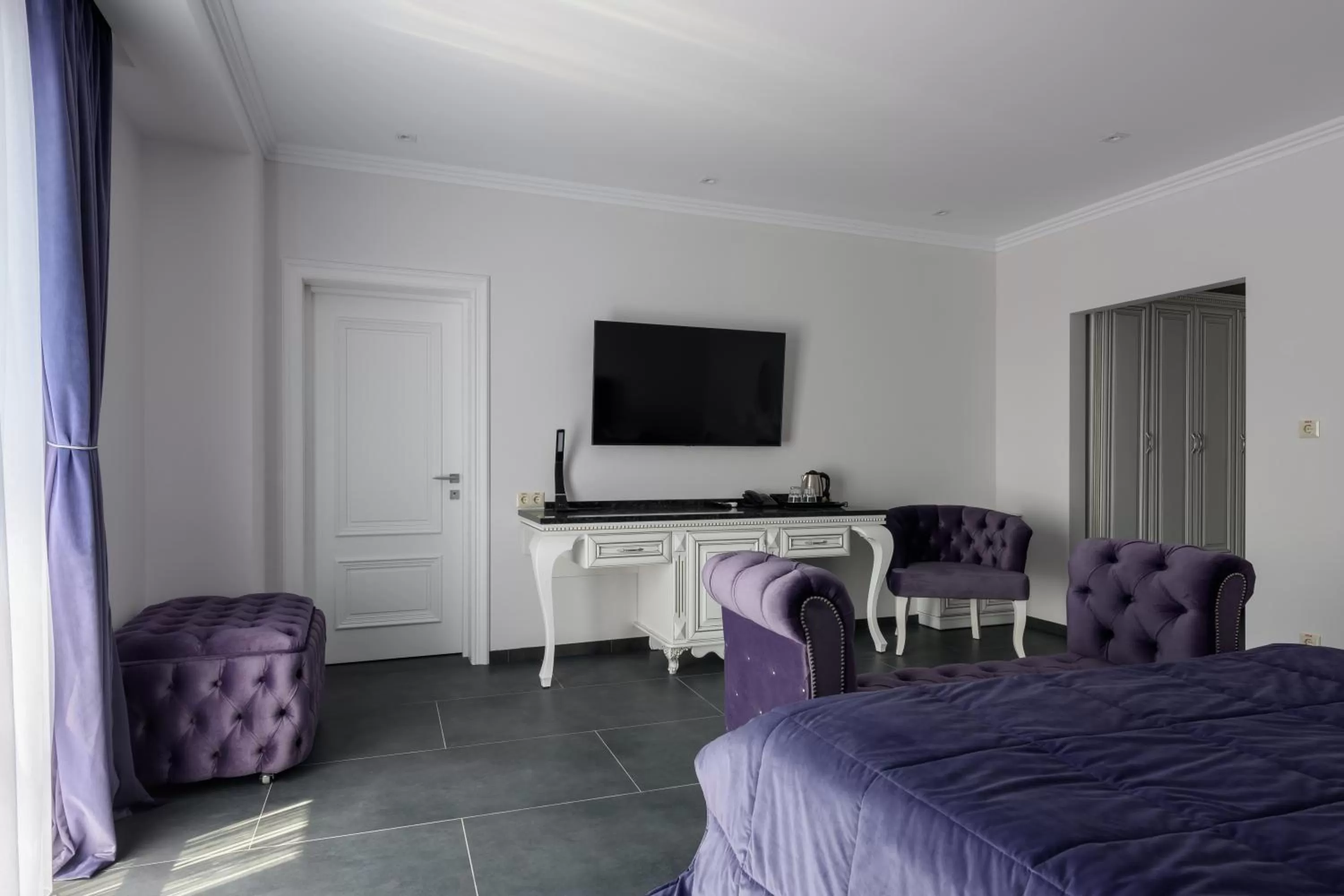 TV and multimedia in Grand Royal