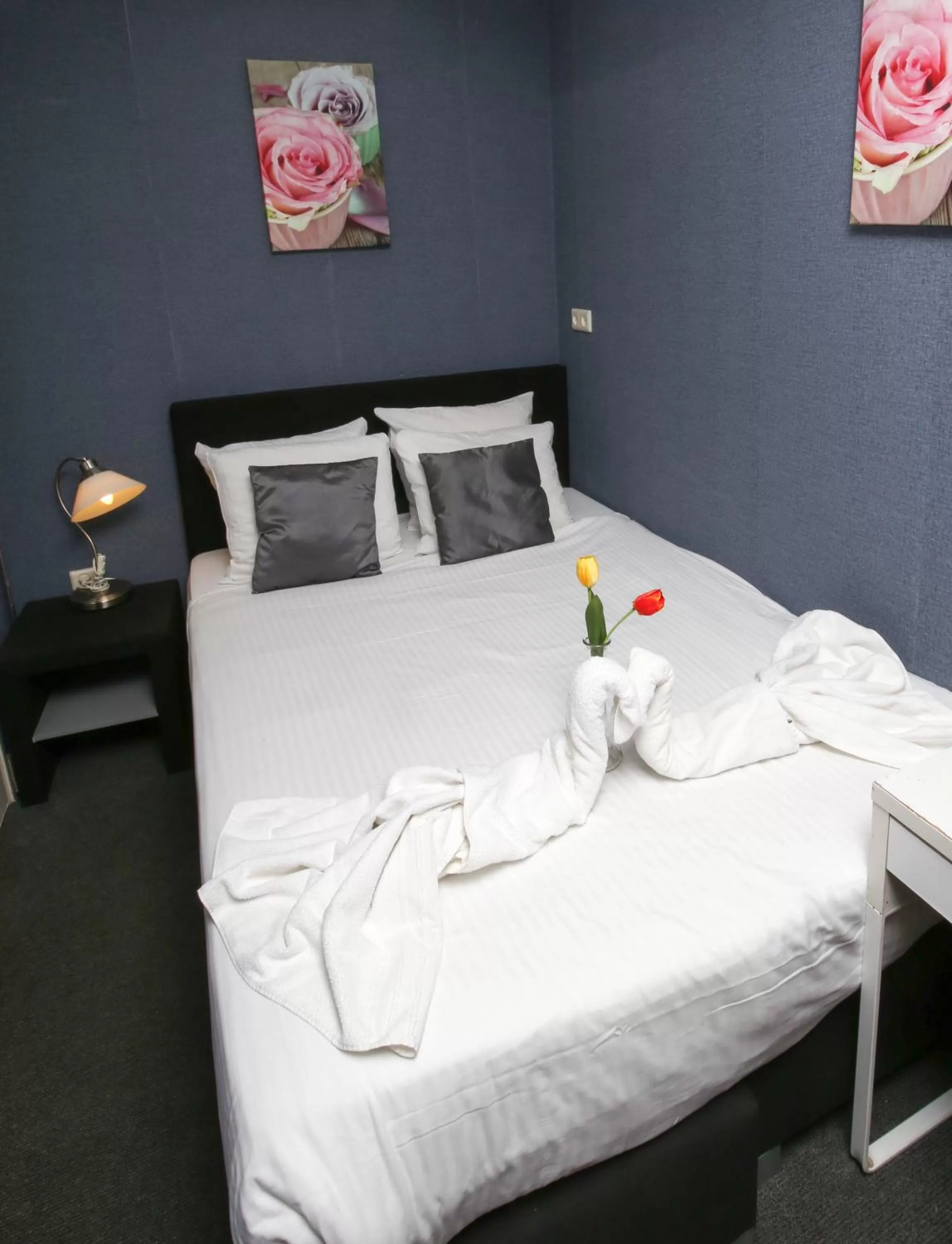 Bed in Hotel Flipper Amsterdam