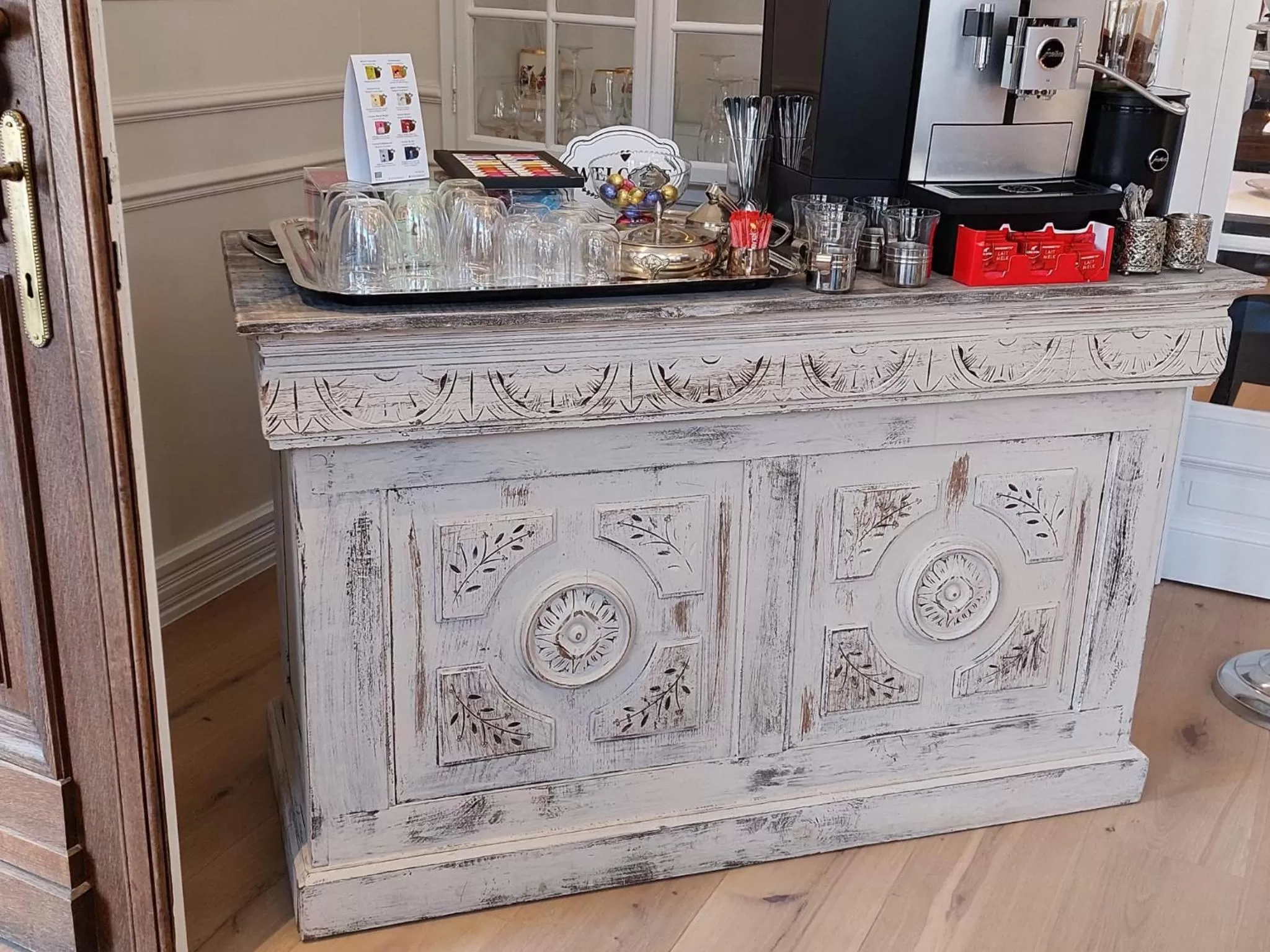 Coffee/tea facilities in St-Georges IV