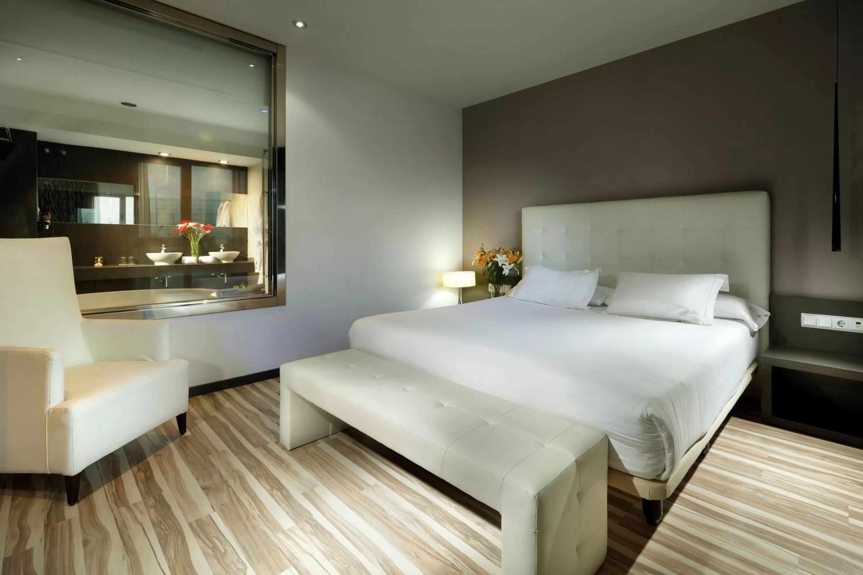 Photo of the whole room, Bed in Eurostars Arenas de Pinto