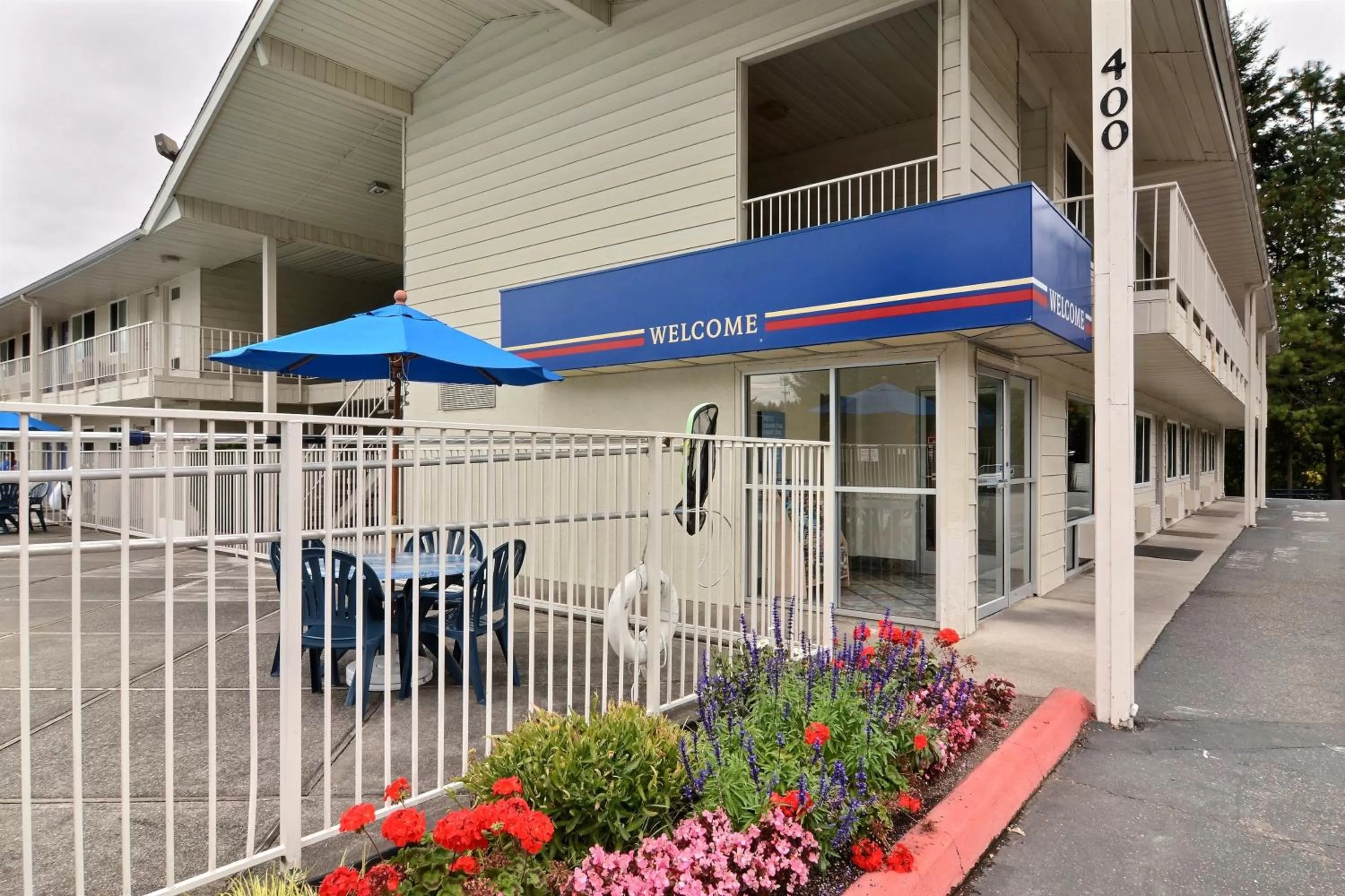 Facade/entrance in Motel 6-Tumwater, WA - Olympia