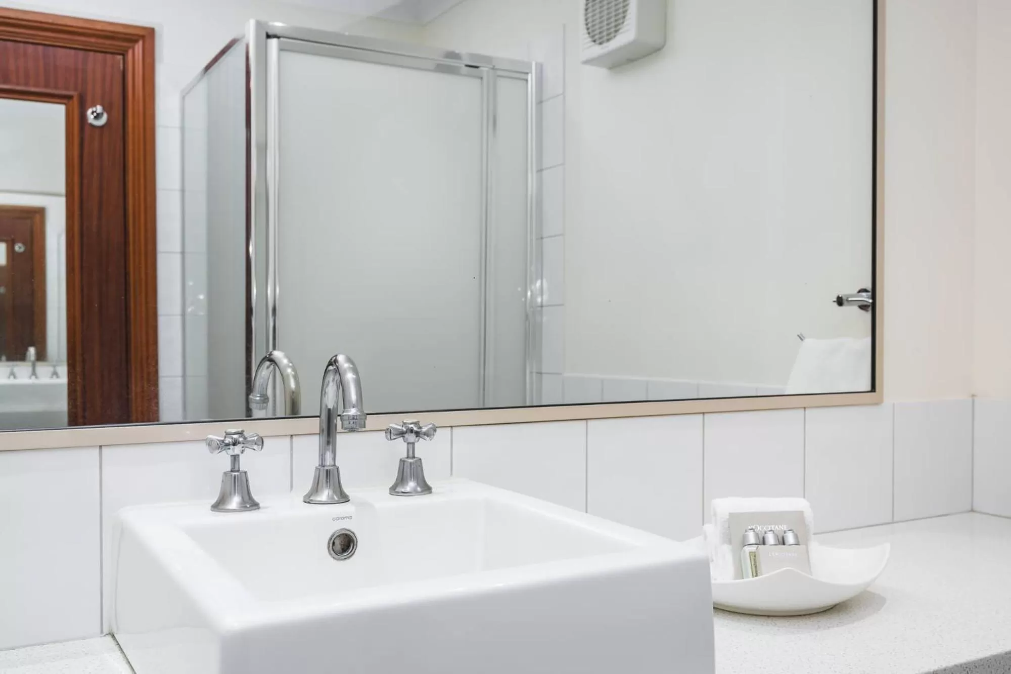 Bathroom in Cable Beach Club Resort & Spa
