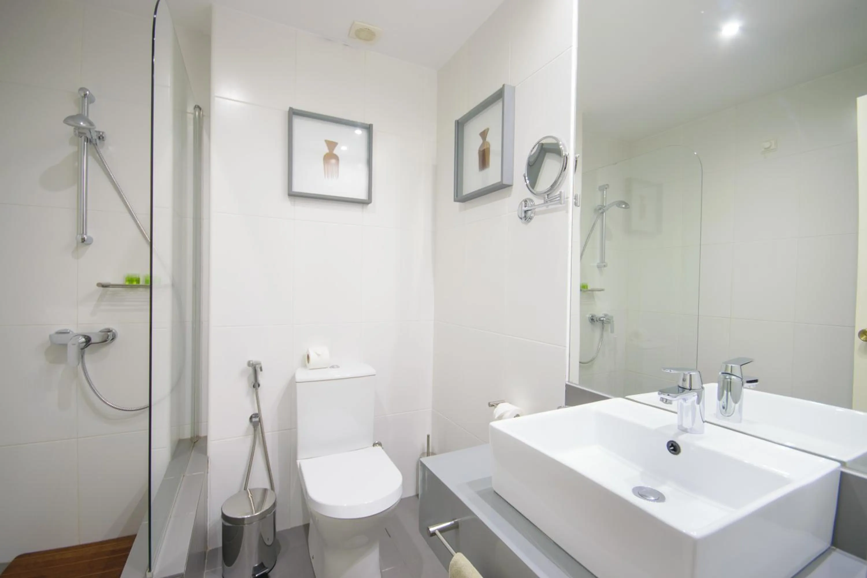 Toilet in Oasis Porto Grande