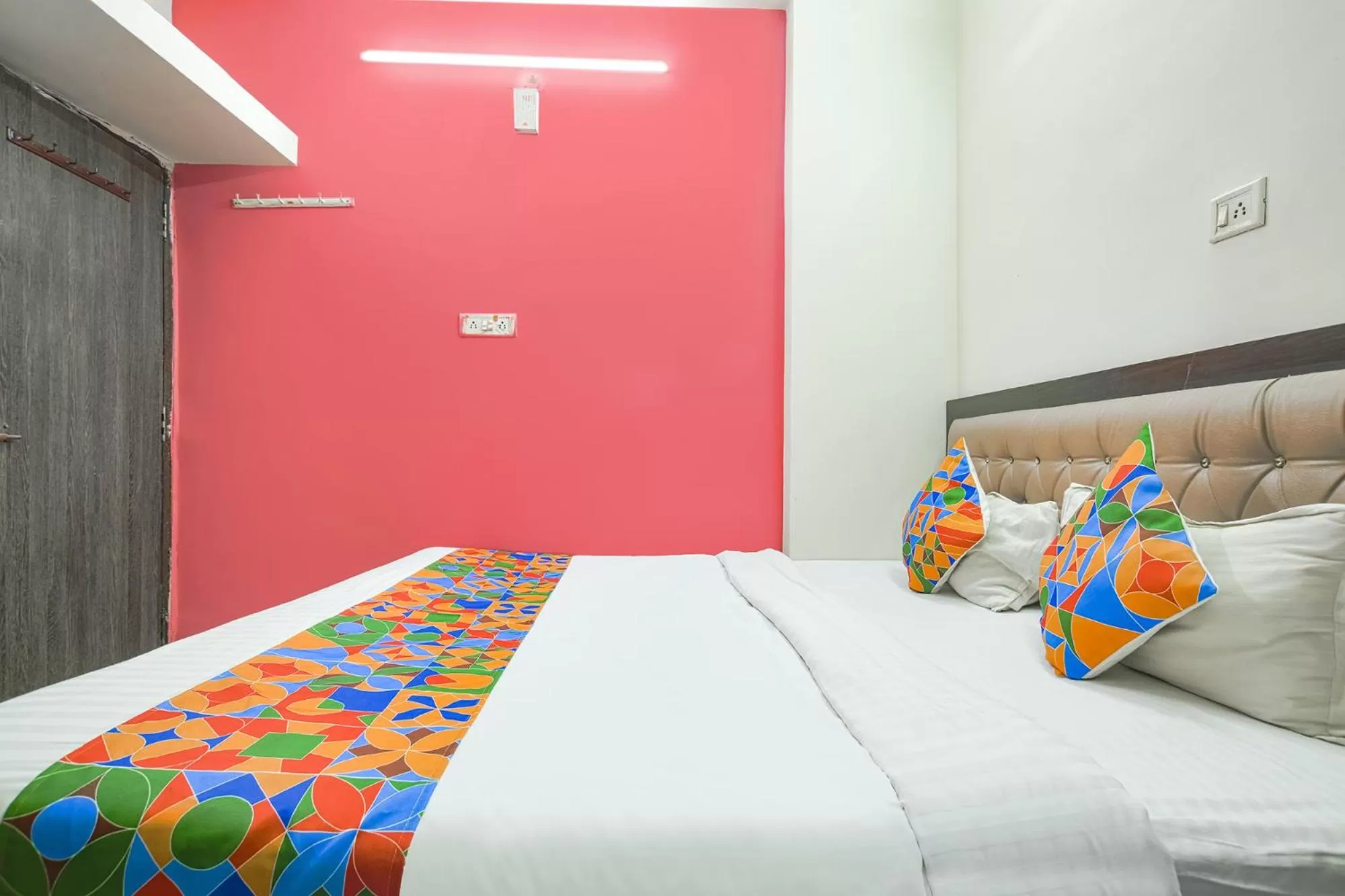 Bed in FabExpress Royal Palace Inn