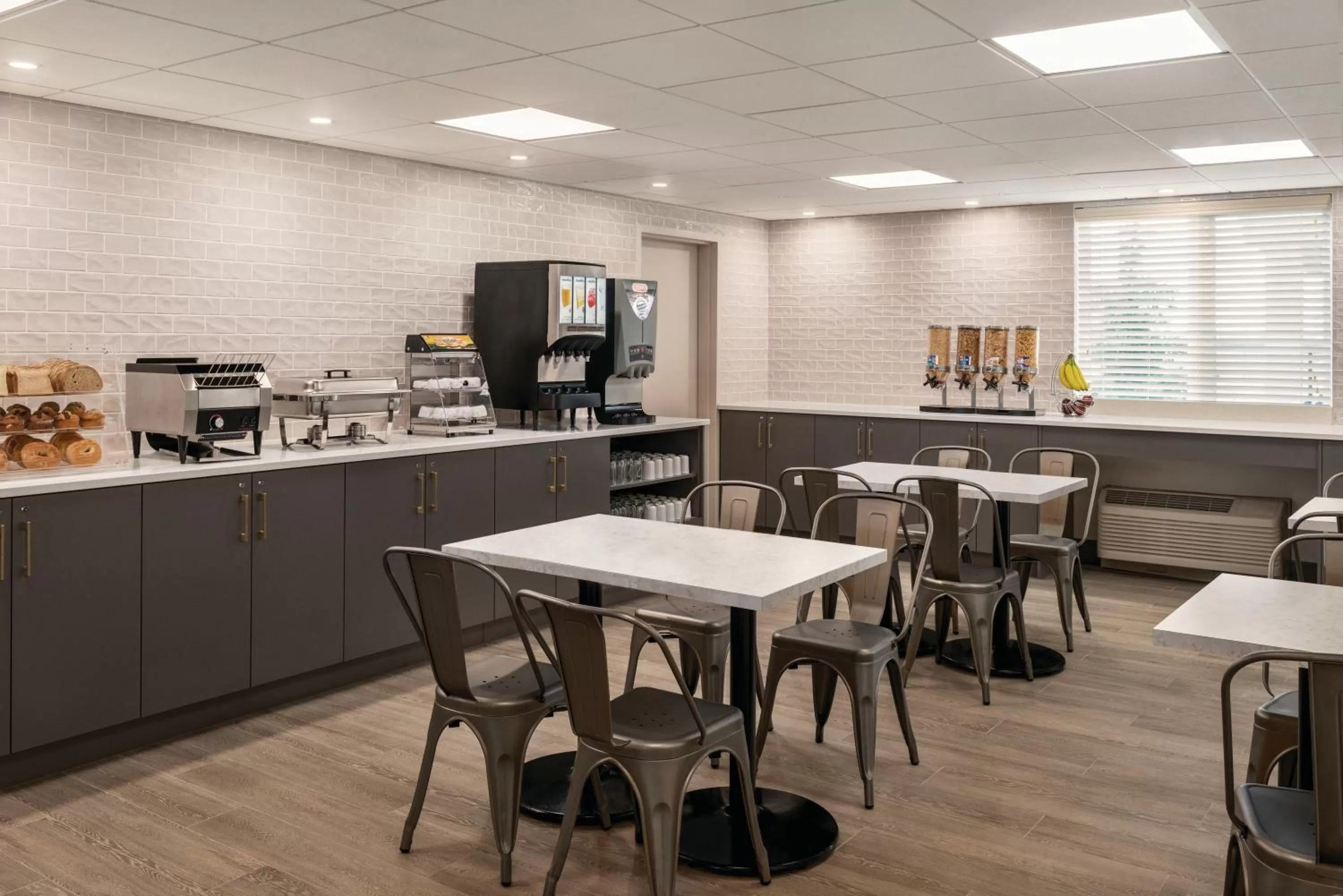 Breakfast in Park Inn by Radisson, Calgary Airport North, AB