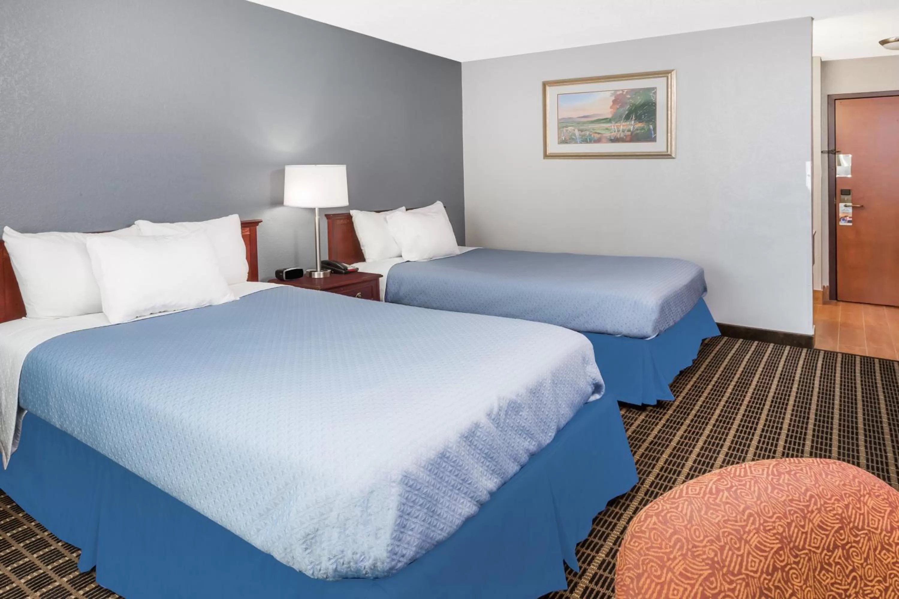 Bedroom, Bed in Days Inn by Wyndham Clive - West Des Moines