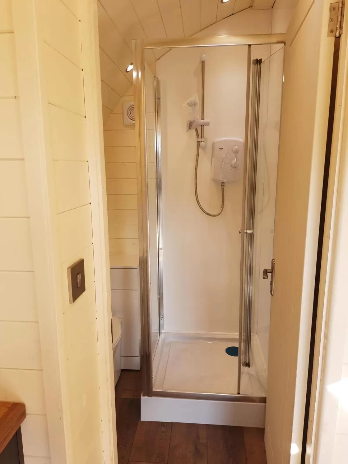 Bathroom in South Lodge House