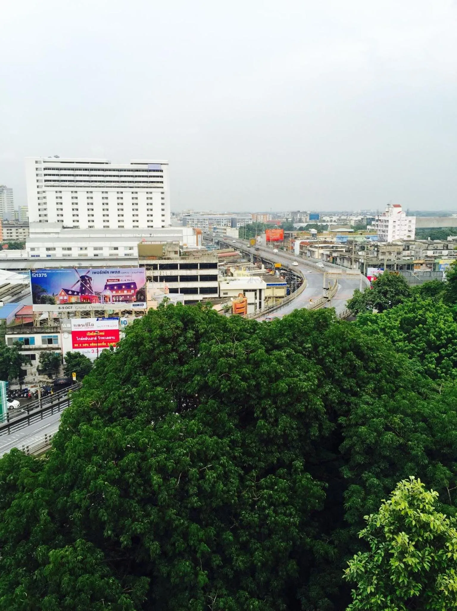 Day in Mall Suites Hotel