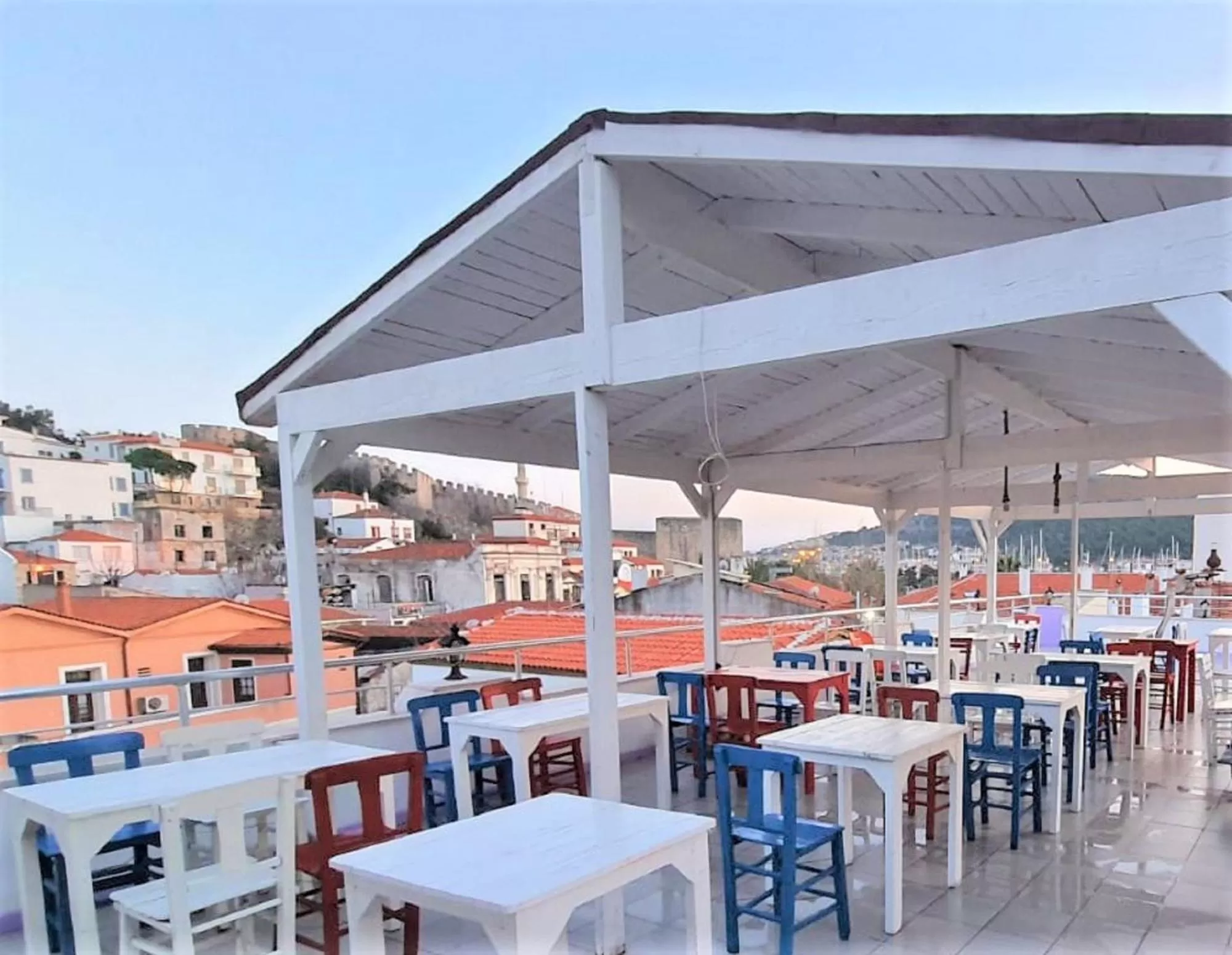 Restaurant/places to eat in Lavender Otel