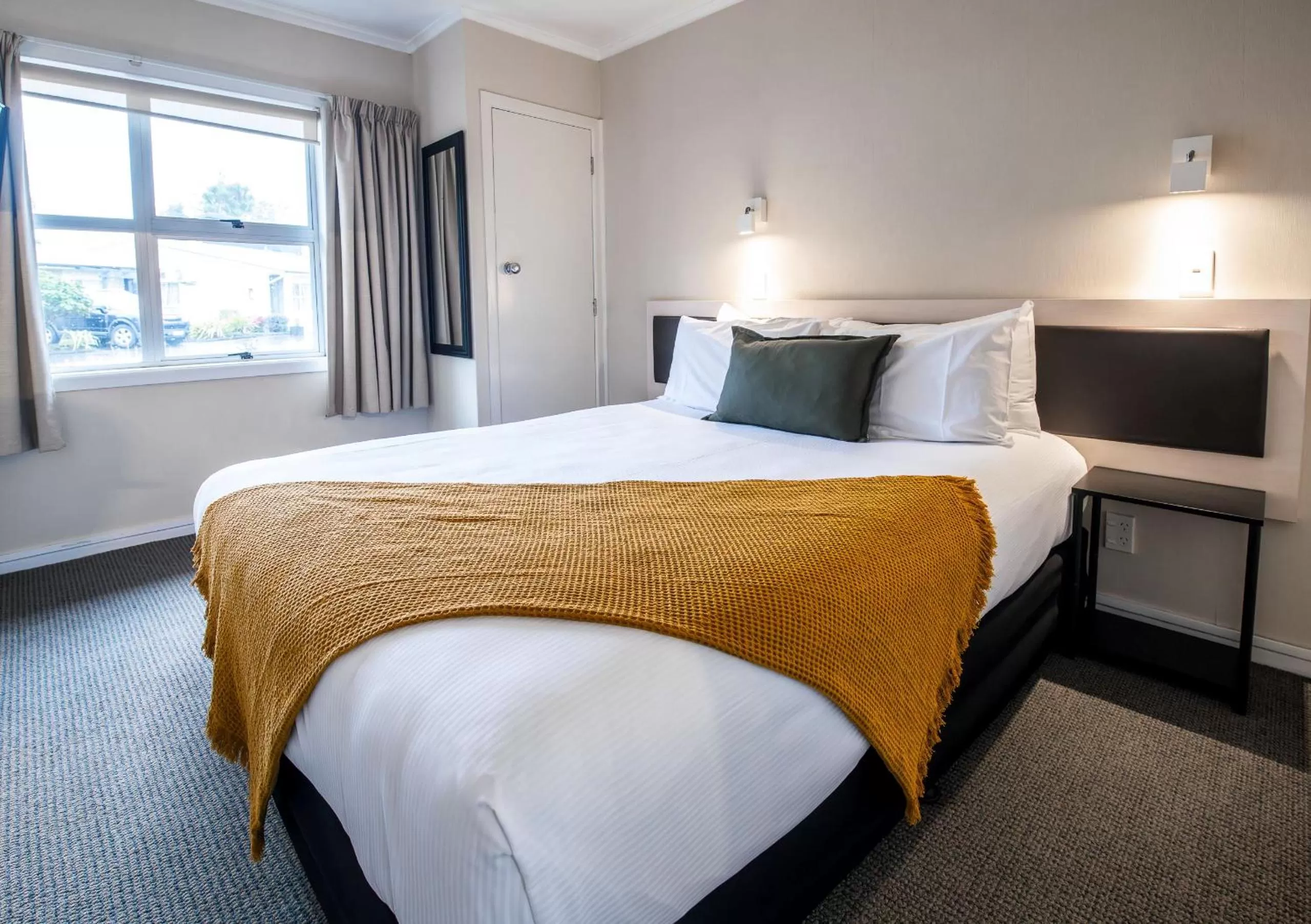 Bedroom, Bed in Best Western Braeside Rotorua