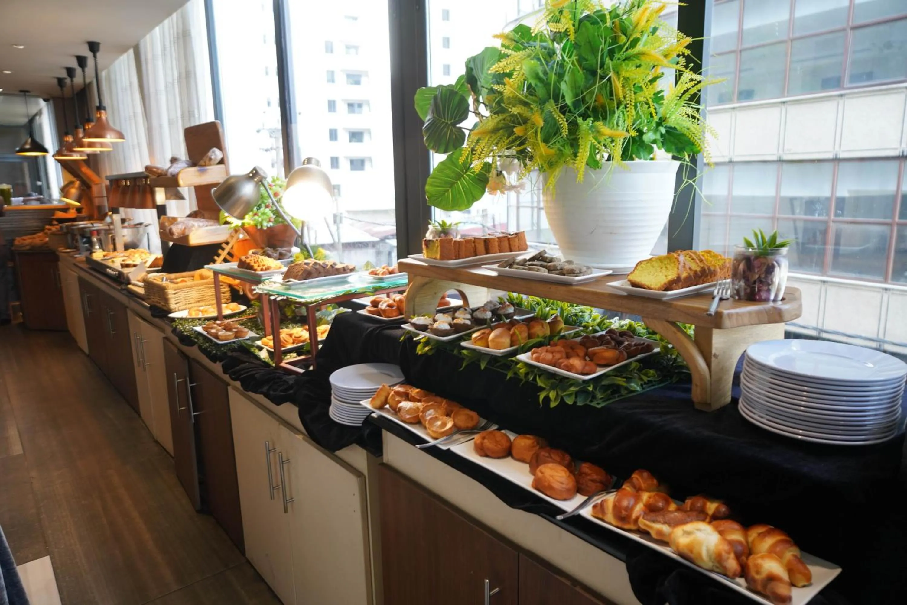 Food and drinks in Mado Hotel