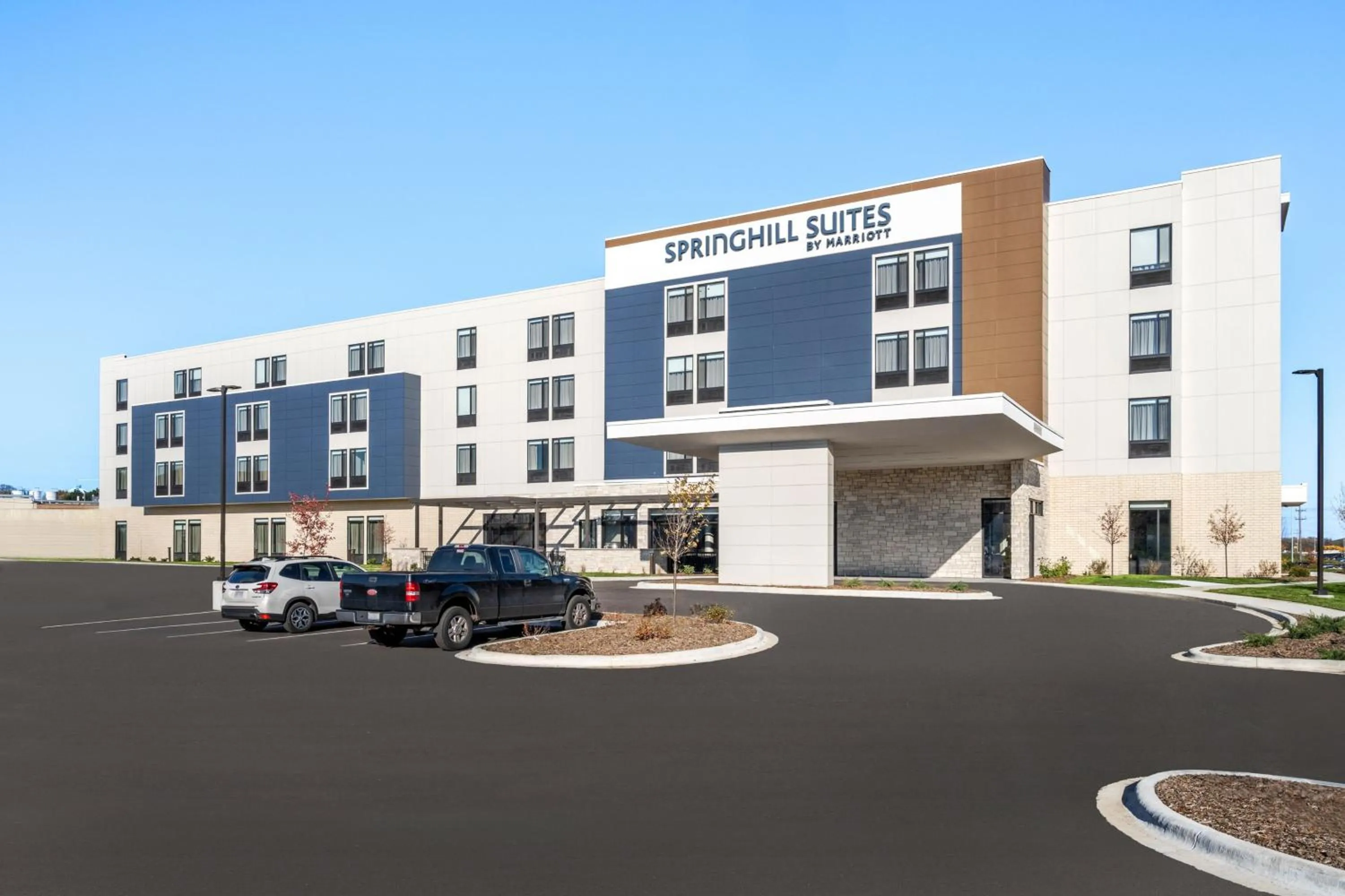 Property building in SpringHill Suites by Marriott Menomonee Falls