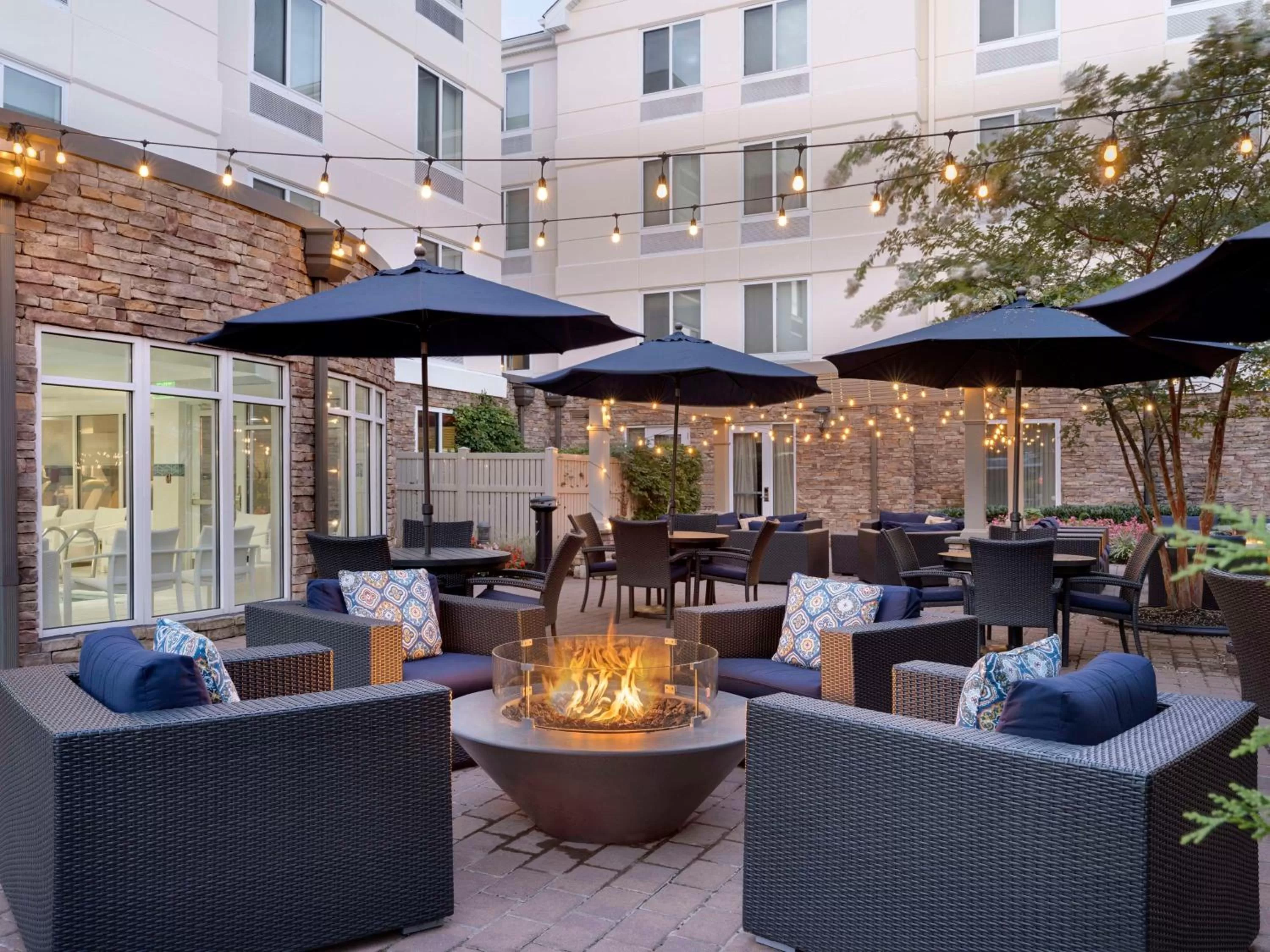 Patio in Hilton Garden Inn Melville